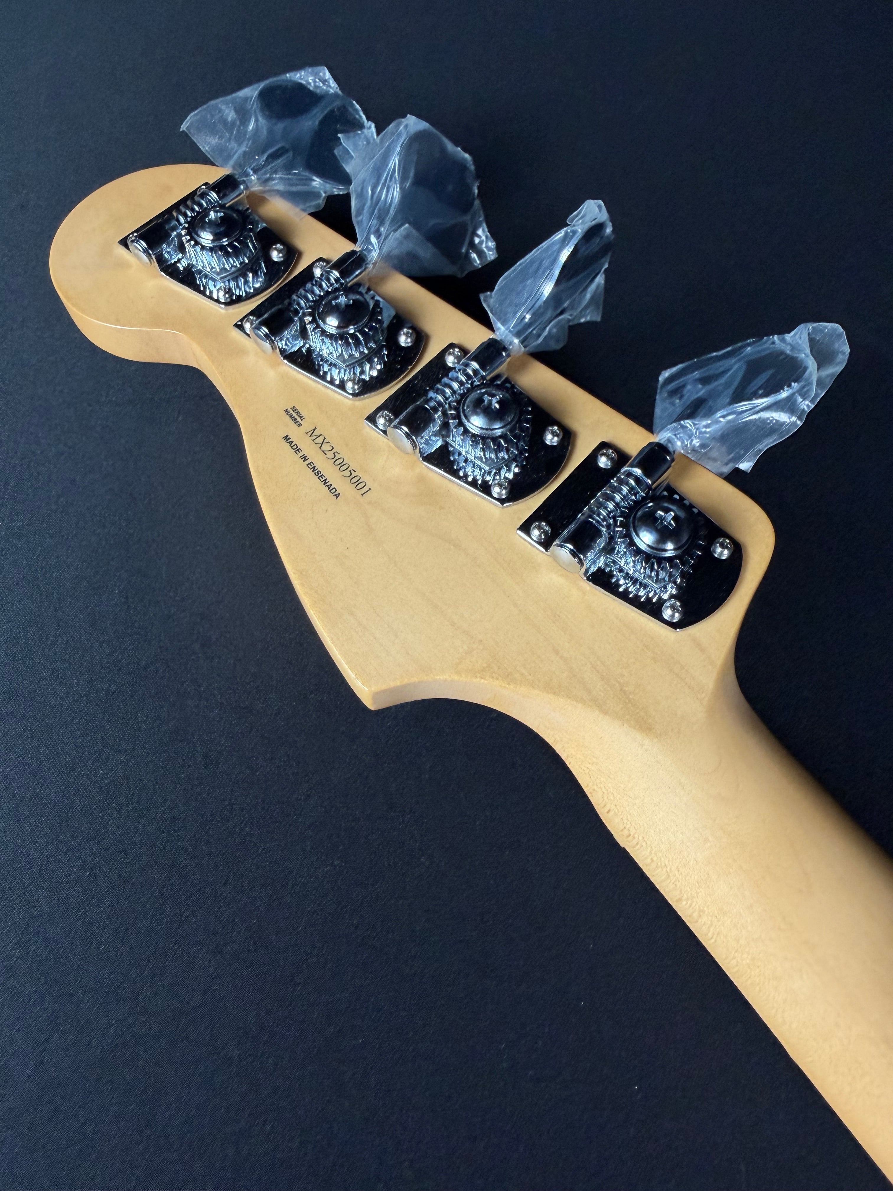 Fender Player II Precision Bass, Maple - Hialeah Yellow