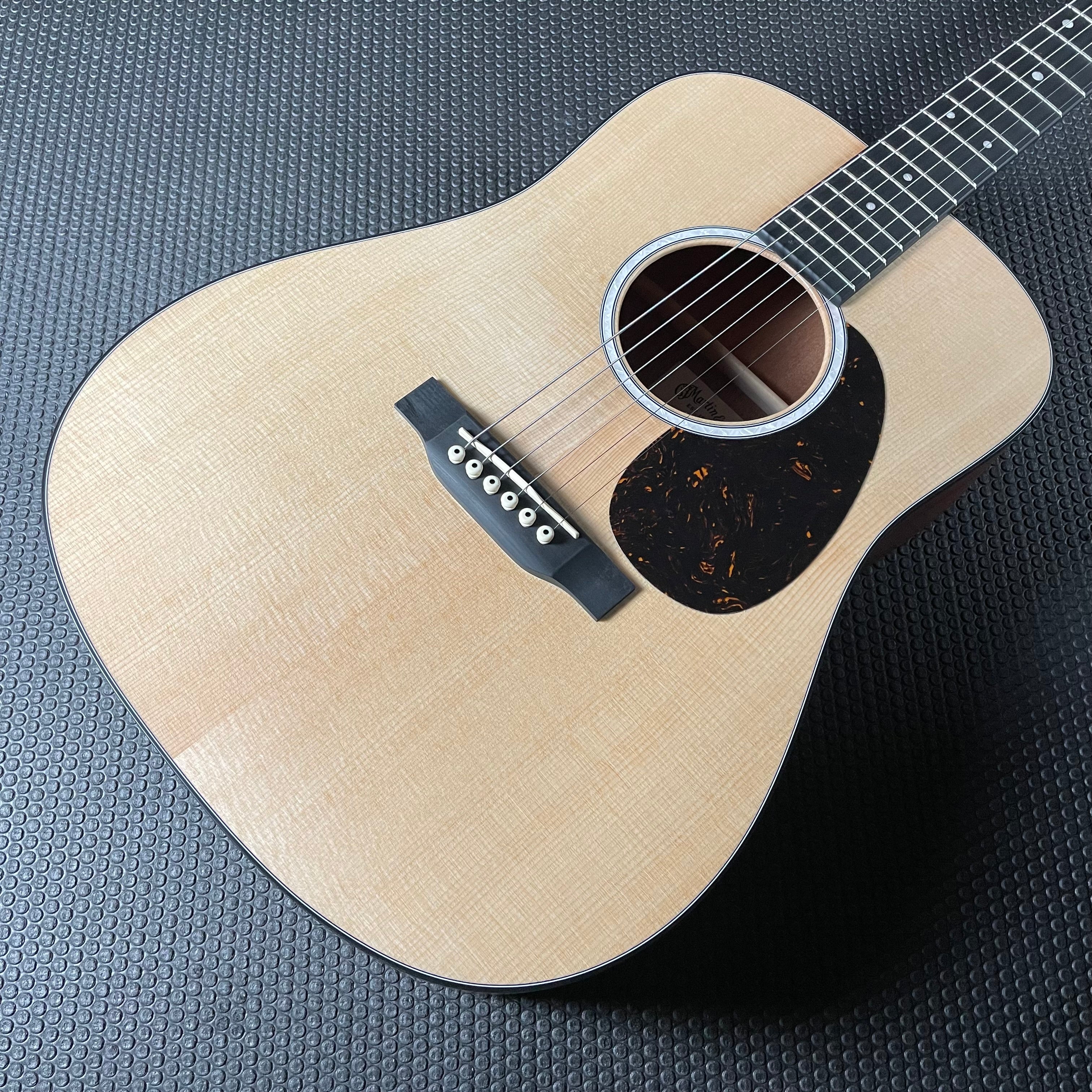 Martin DJr-10 Dreadnought Junior w/Bag - Natural - Metronome Music Inc.