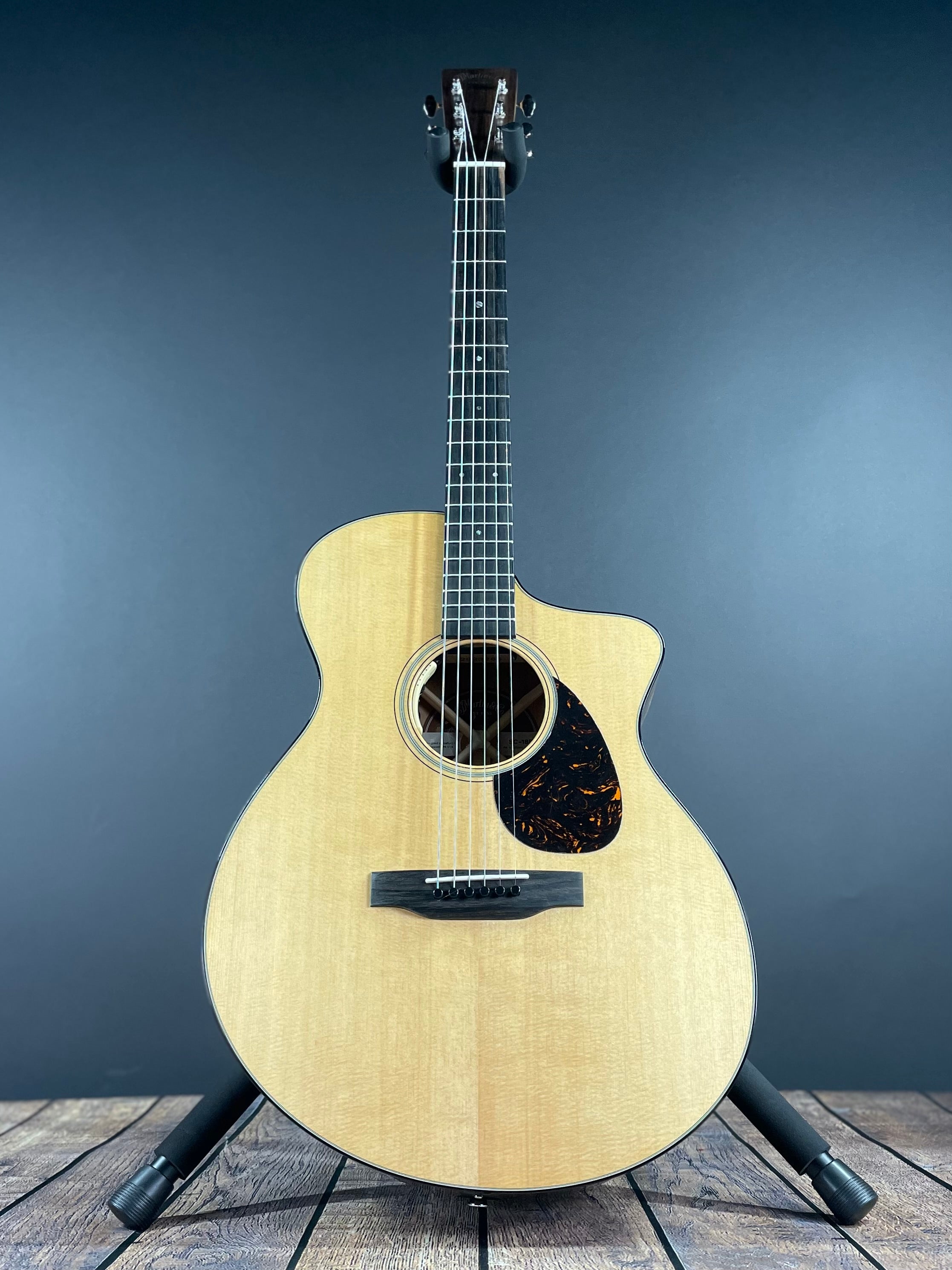 Martin SC-18E Standard w/Hardshell Case - Natural - Metronome Music Inc.