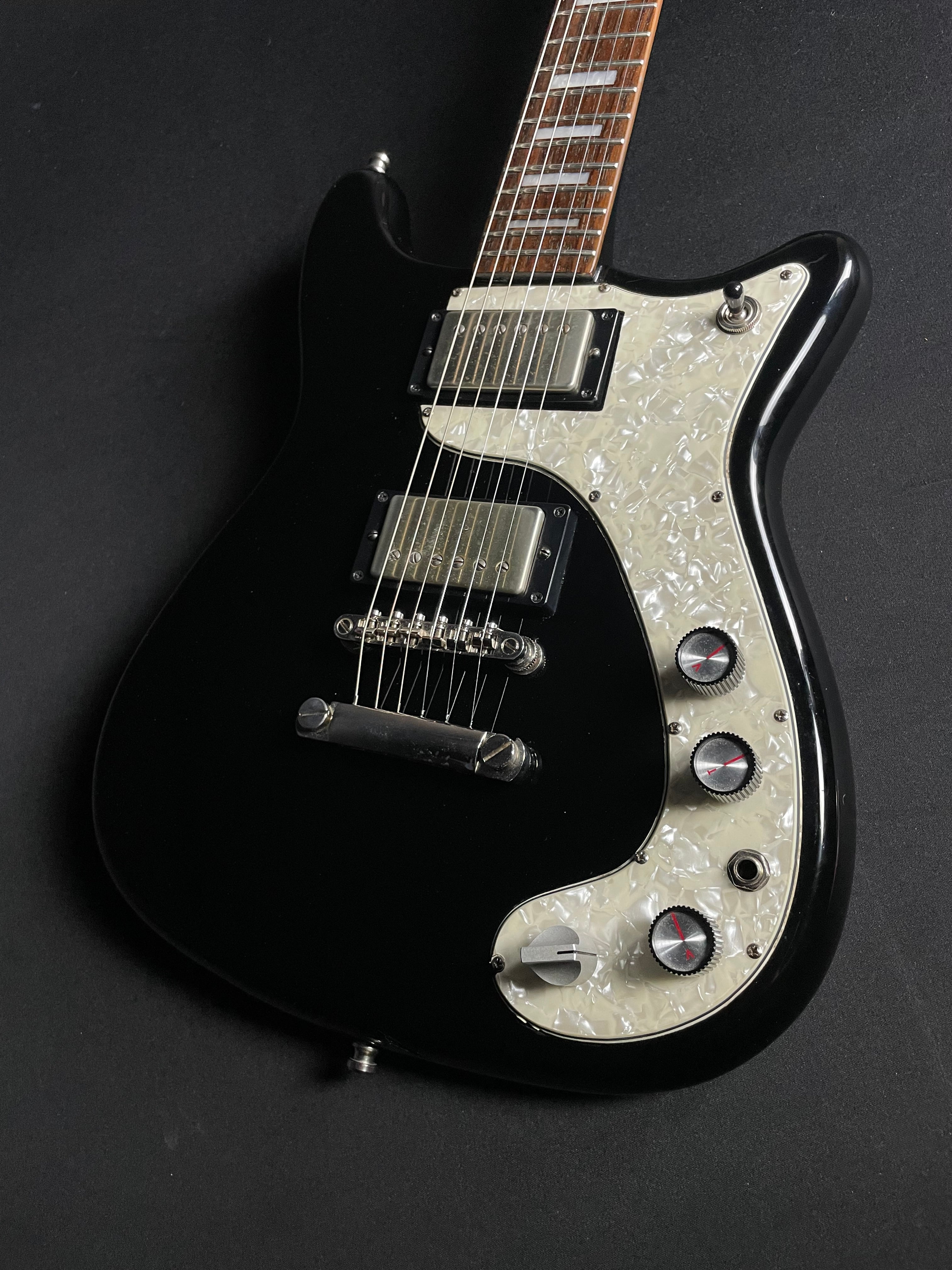 Epiphone Wilshire Pro - Black (2010) - Metronome Music Inc.