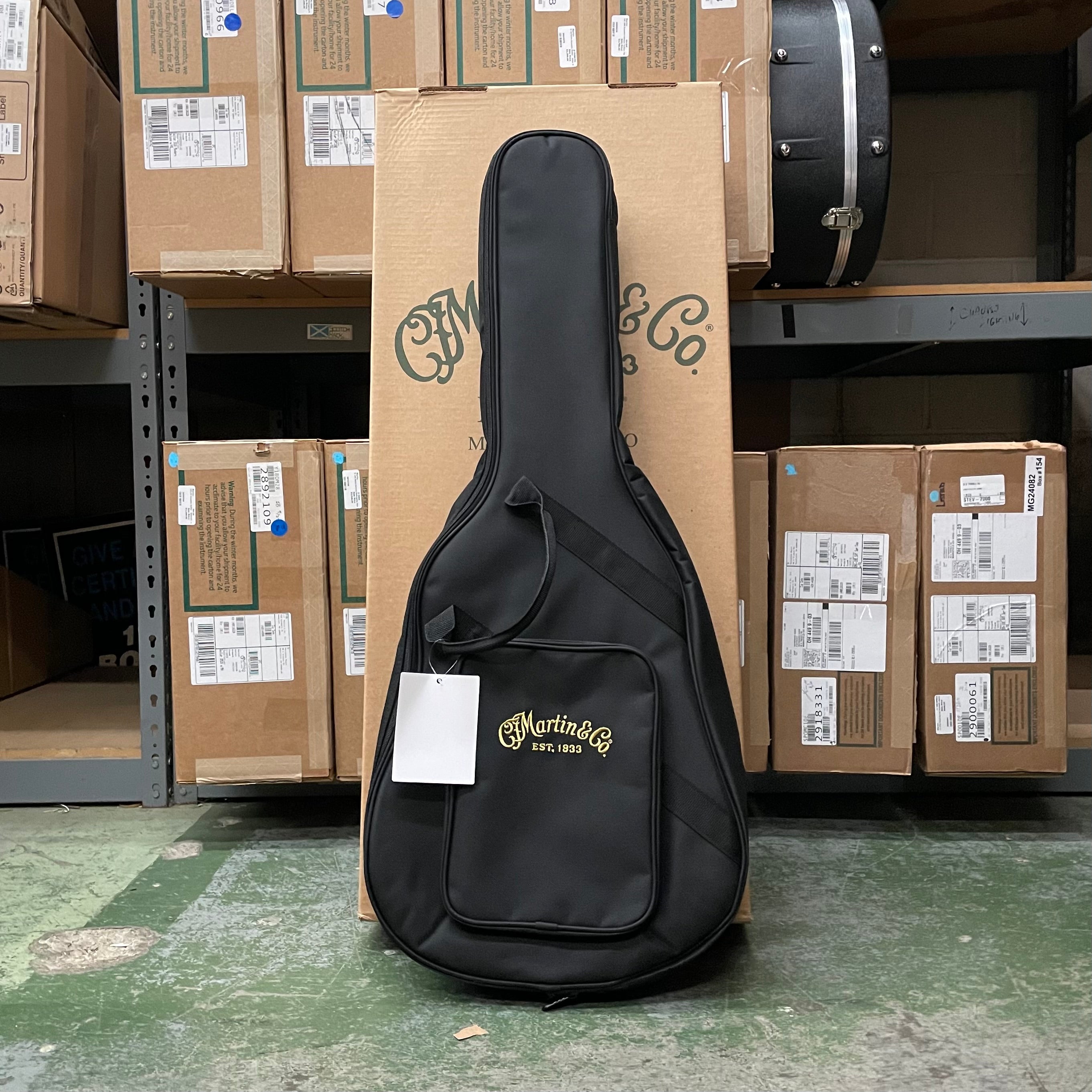 Martin DJr-10 Dreadnought Junior w/Bag - Natural - Metronome Music Inc.