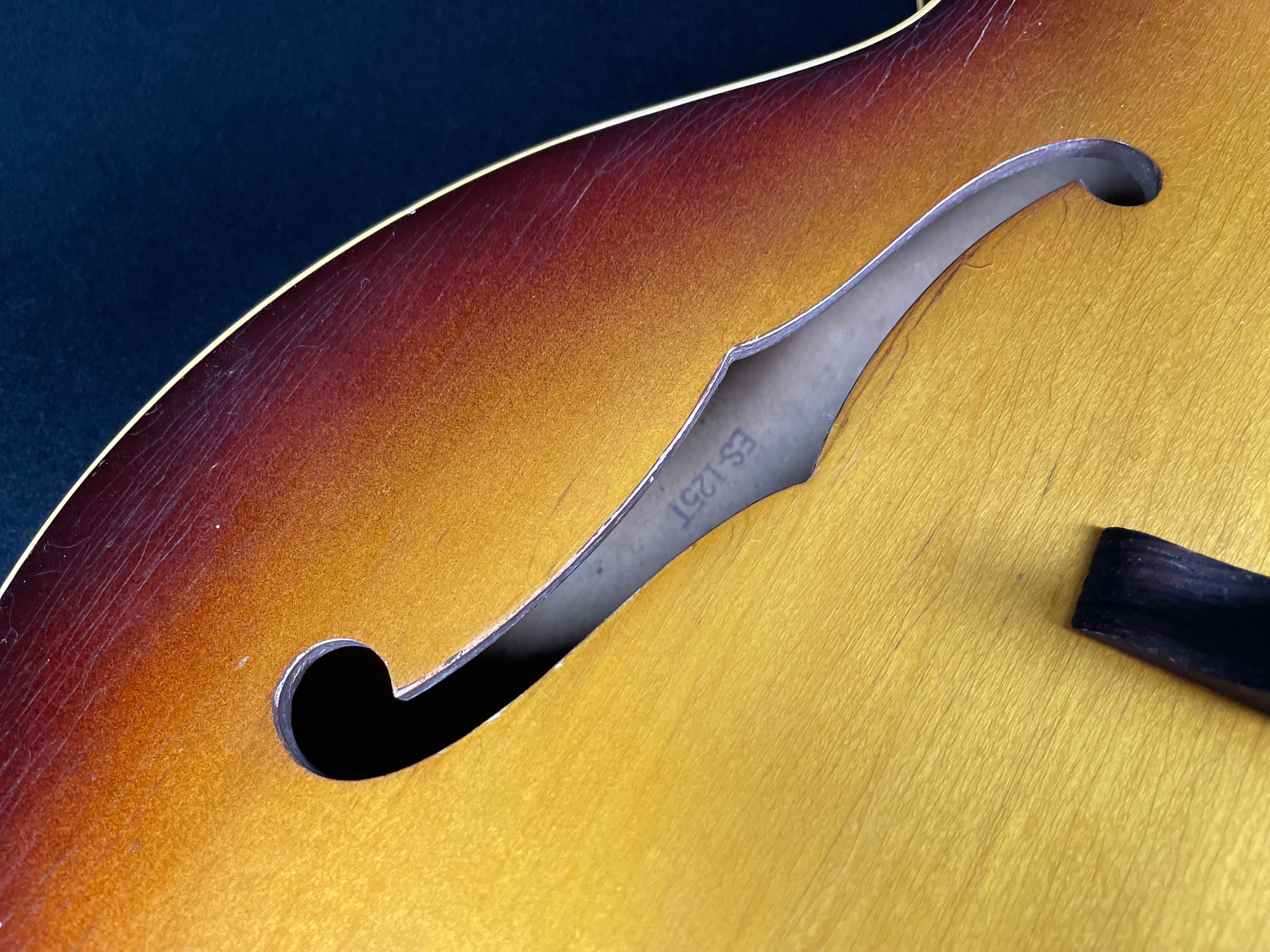 Gibson ES-125T Sunburst (1957)