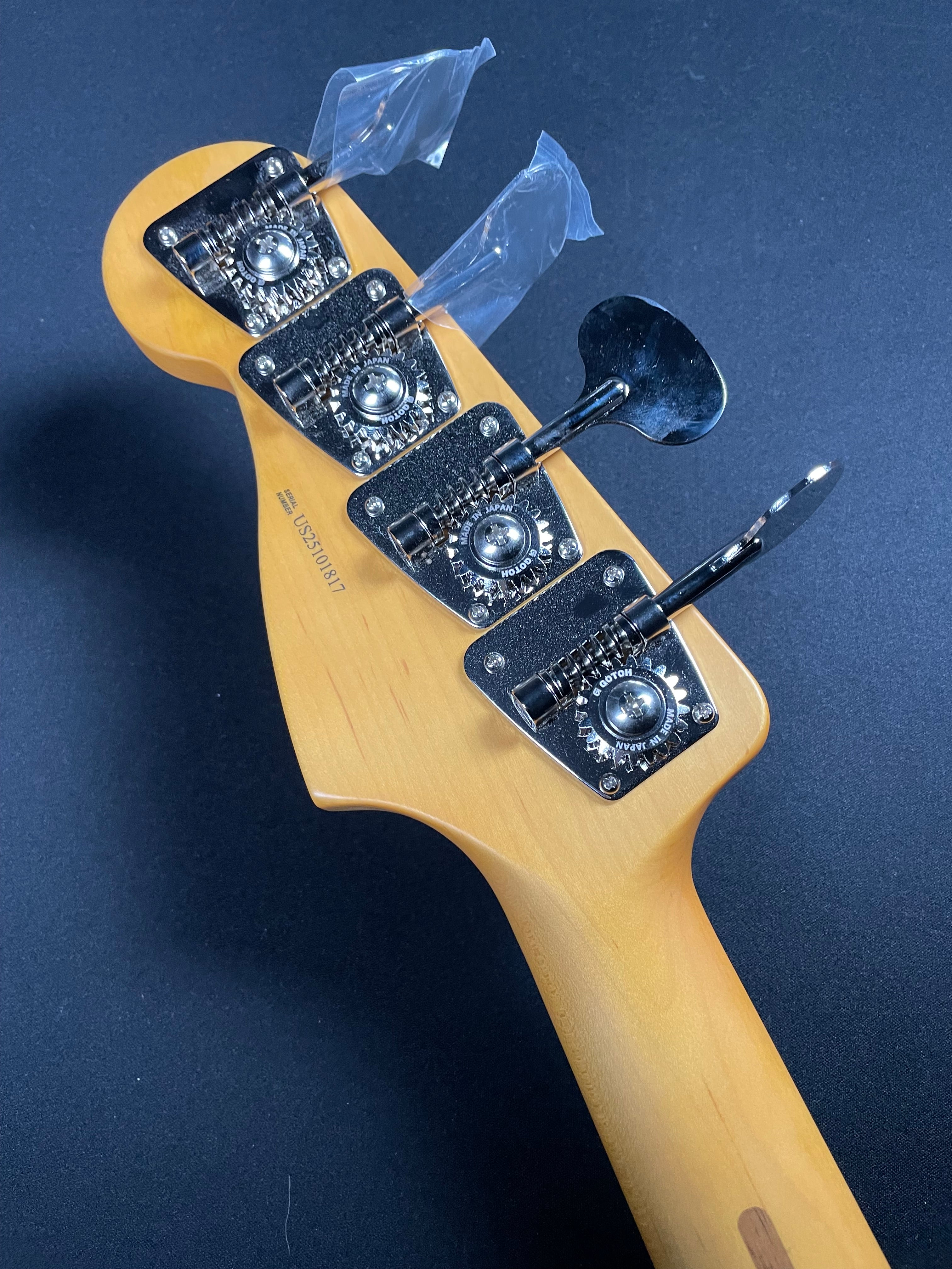 Fender American Professional Classic Precision Bass - Faded Lake Placid Blue - Metronome Music Inc.