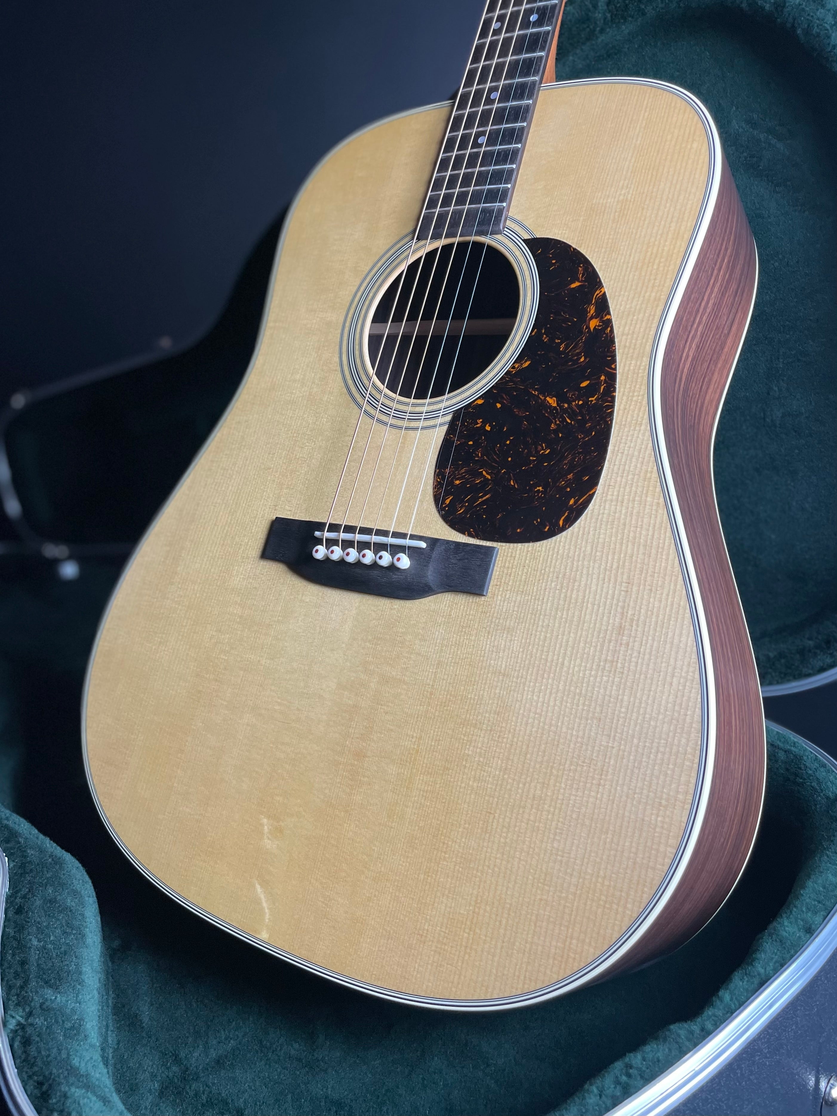 Martin D-28 Standard w/Hardshell Case - Satin Natural (2025