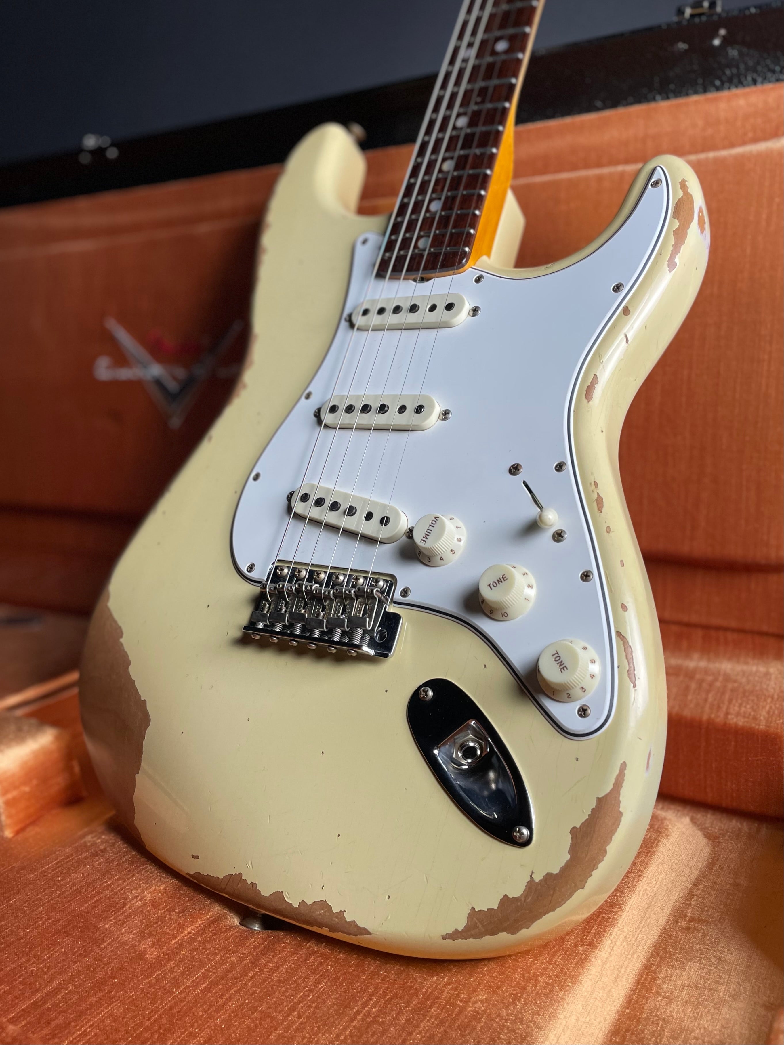 Fender Custom Shop 1967 Stratocaster Heavy Relic - Aged Vintage White