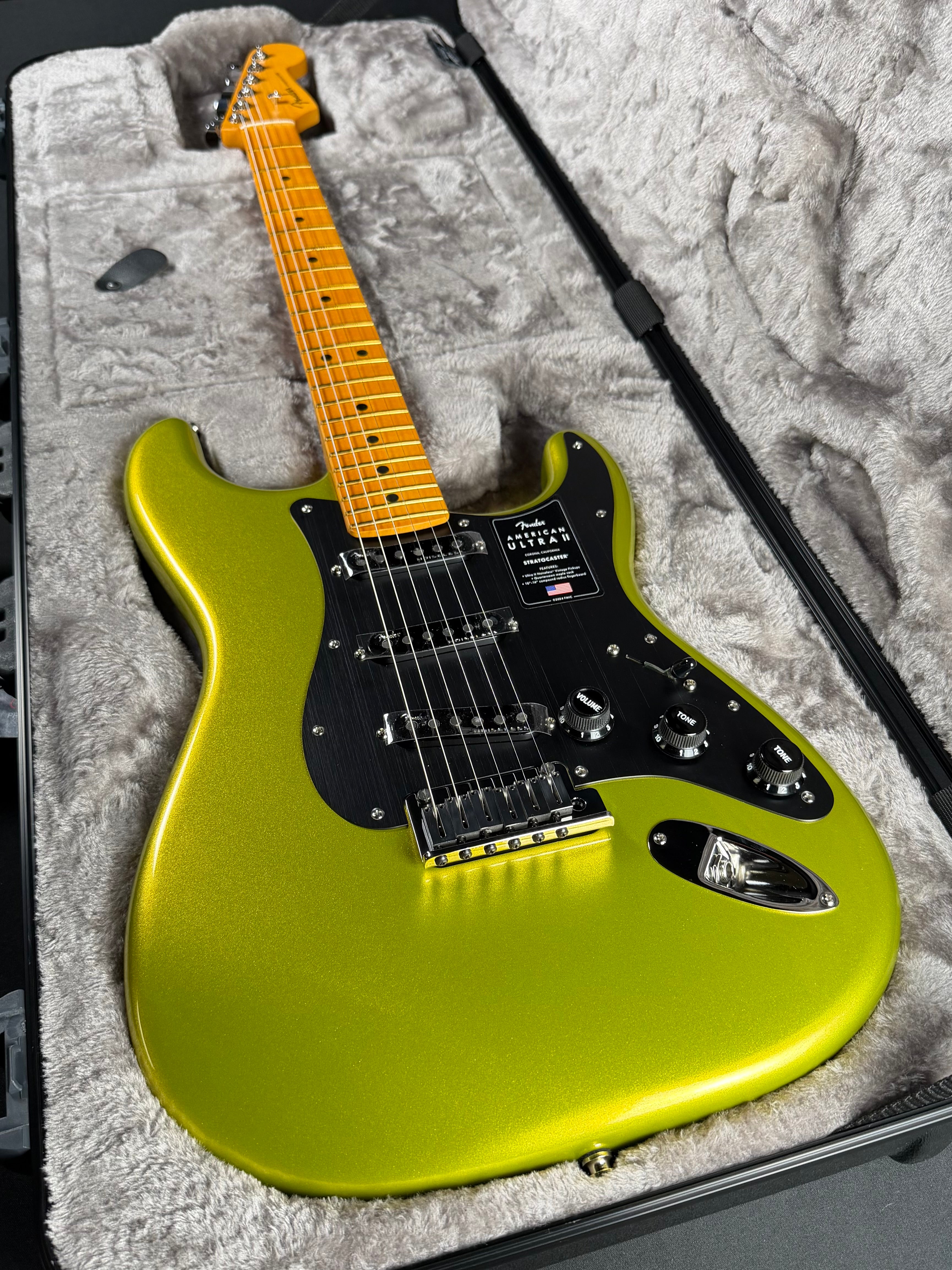 Fender American Ultra II Stratocaster, Maple- Solar Flare (2026)
