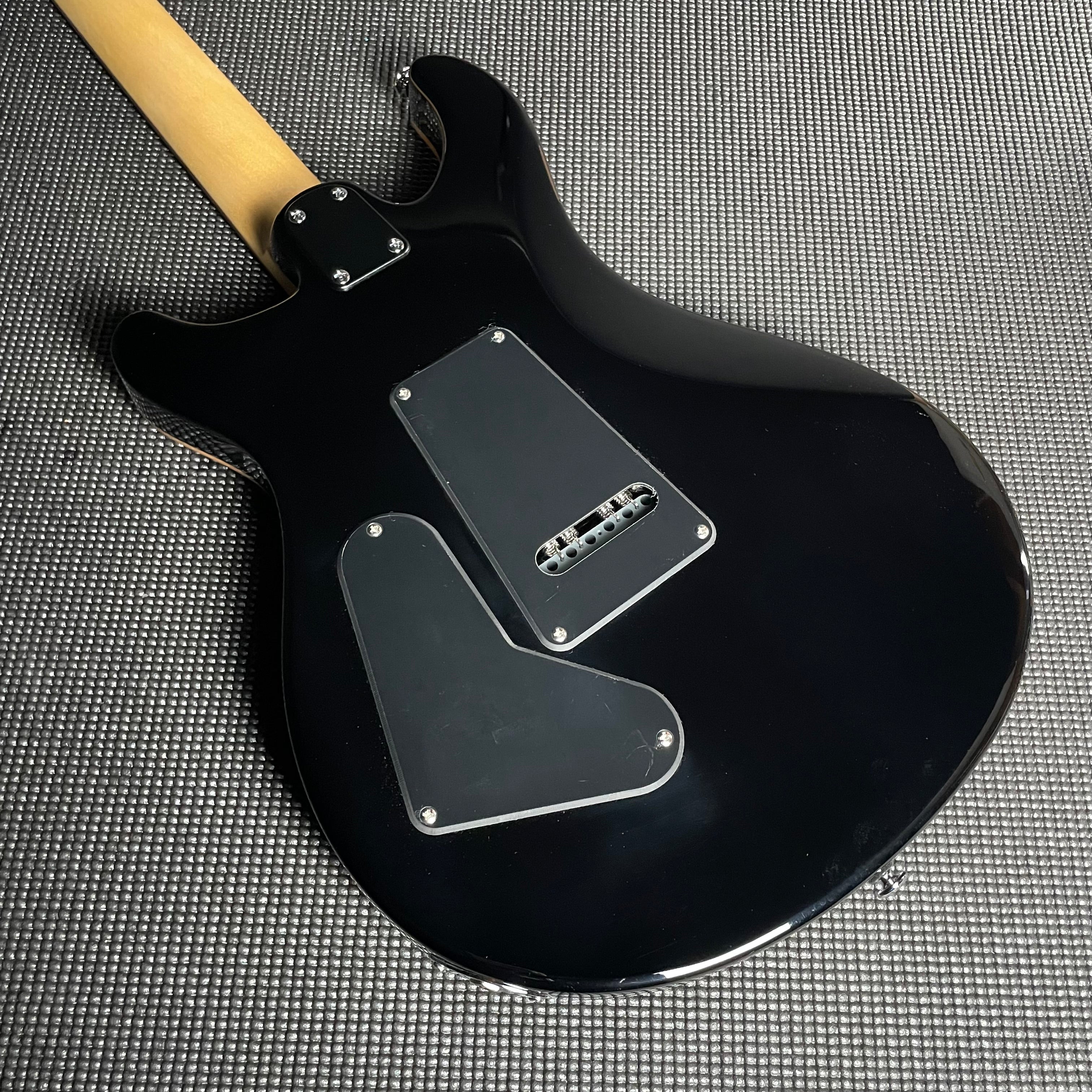 PRS SE CE24 w/Gig Bag - Black Cherry - Metronome Music Inc.