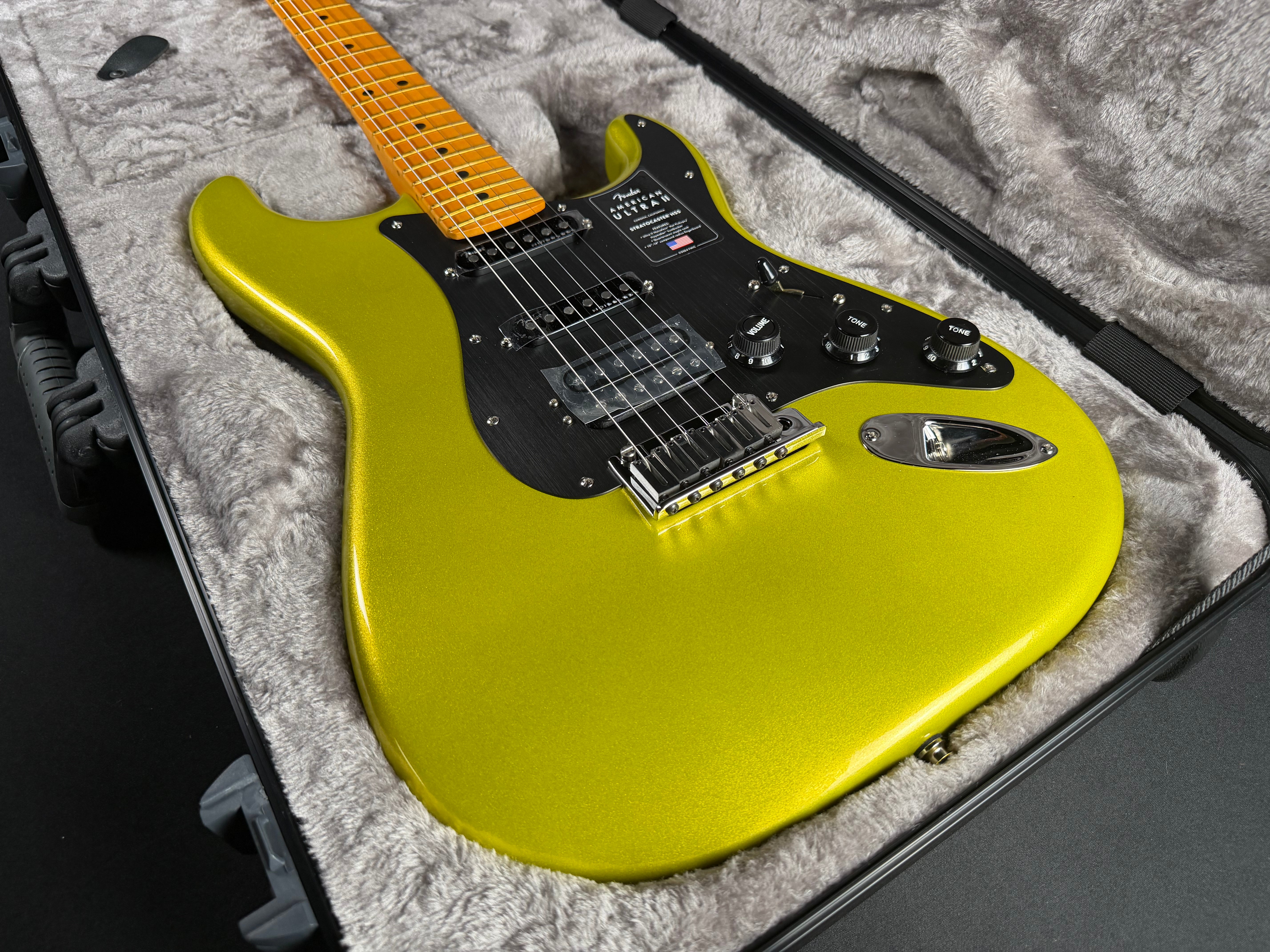 Fender American Ultra II Stratocaster HSS, Maple- Solar Flare (2025)