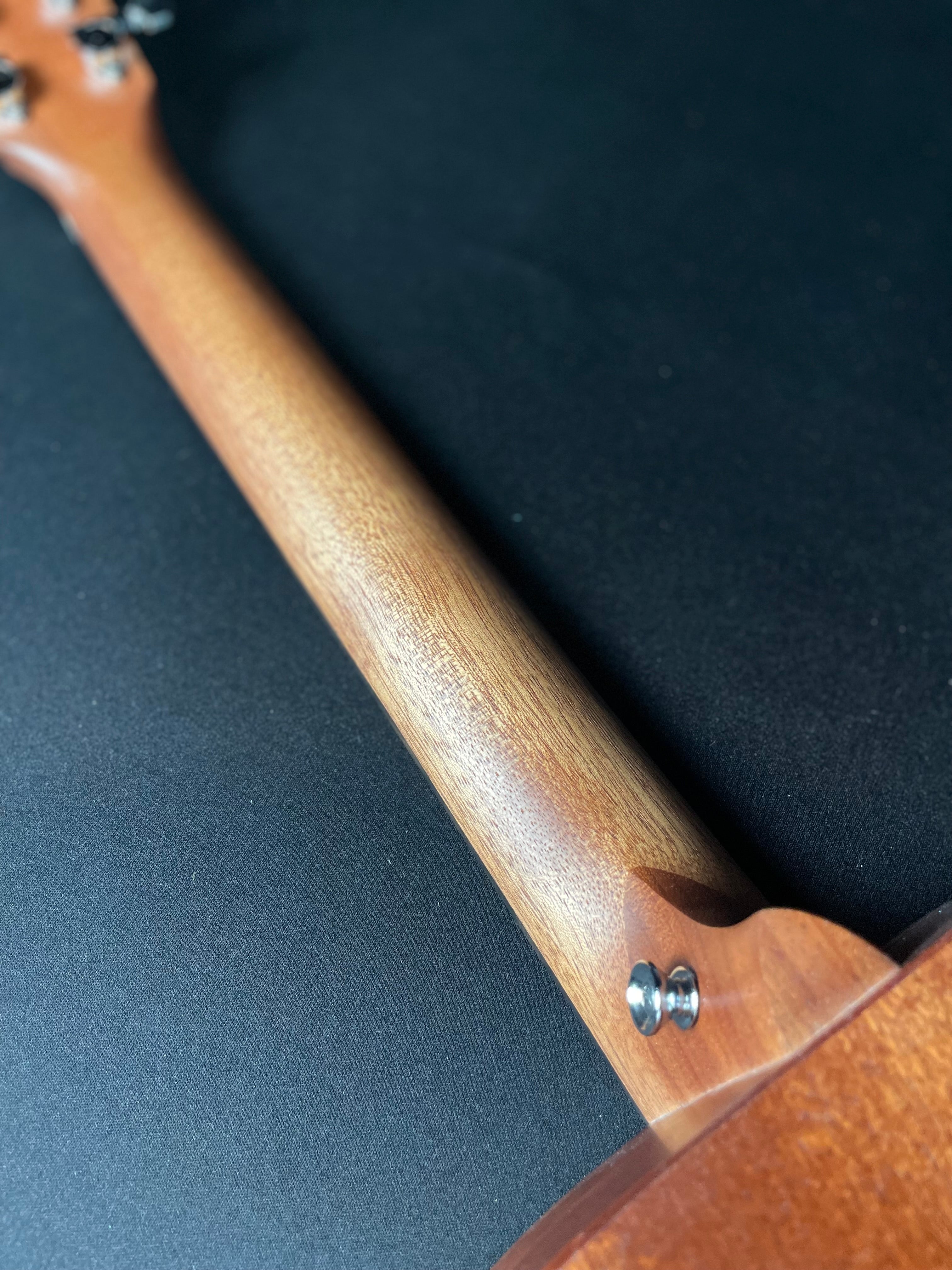 Martin 000JR-10E Shawn Mendes w/Soft Case - Natural - Metronome Music Inc.