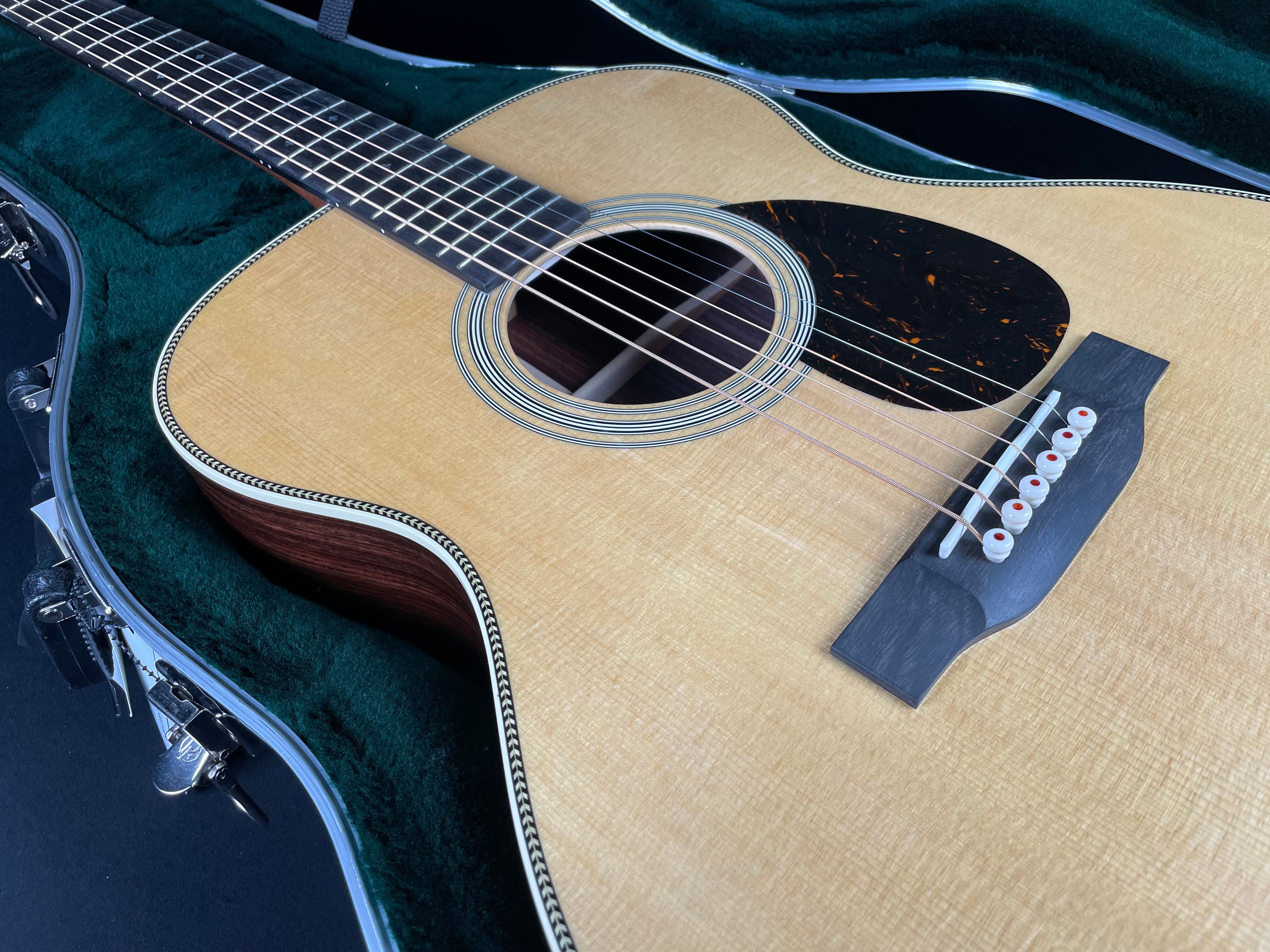 Martin OM-28 w/Hardshell Case, Natural (2025) - Metronome Music Inc.