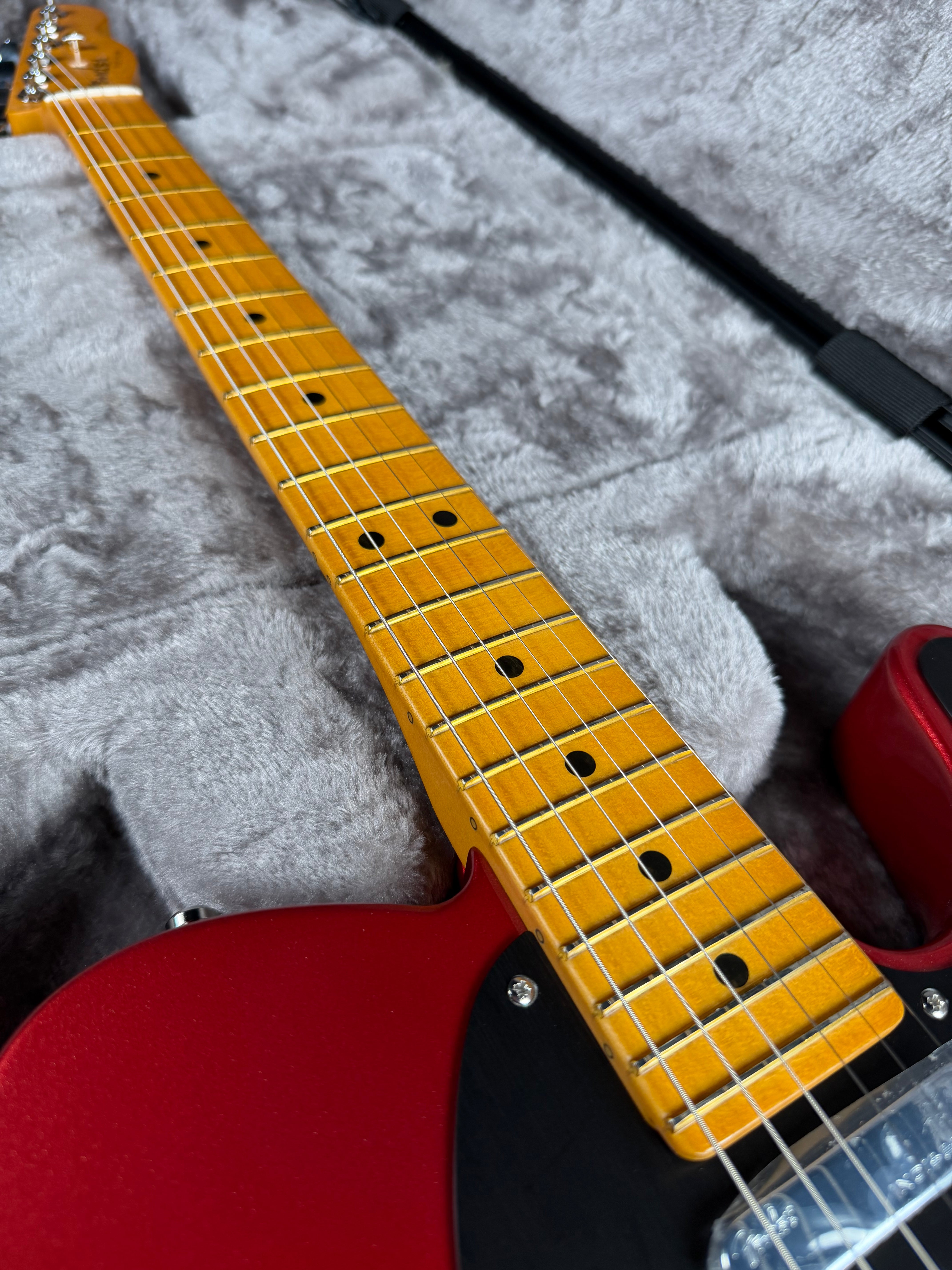 Fender American Ultra II Telecaster, Maple - Sinister Red (2026)