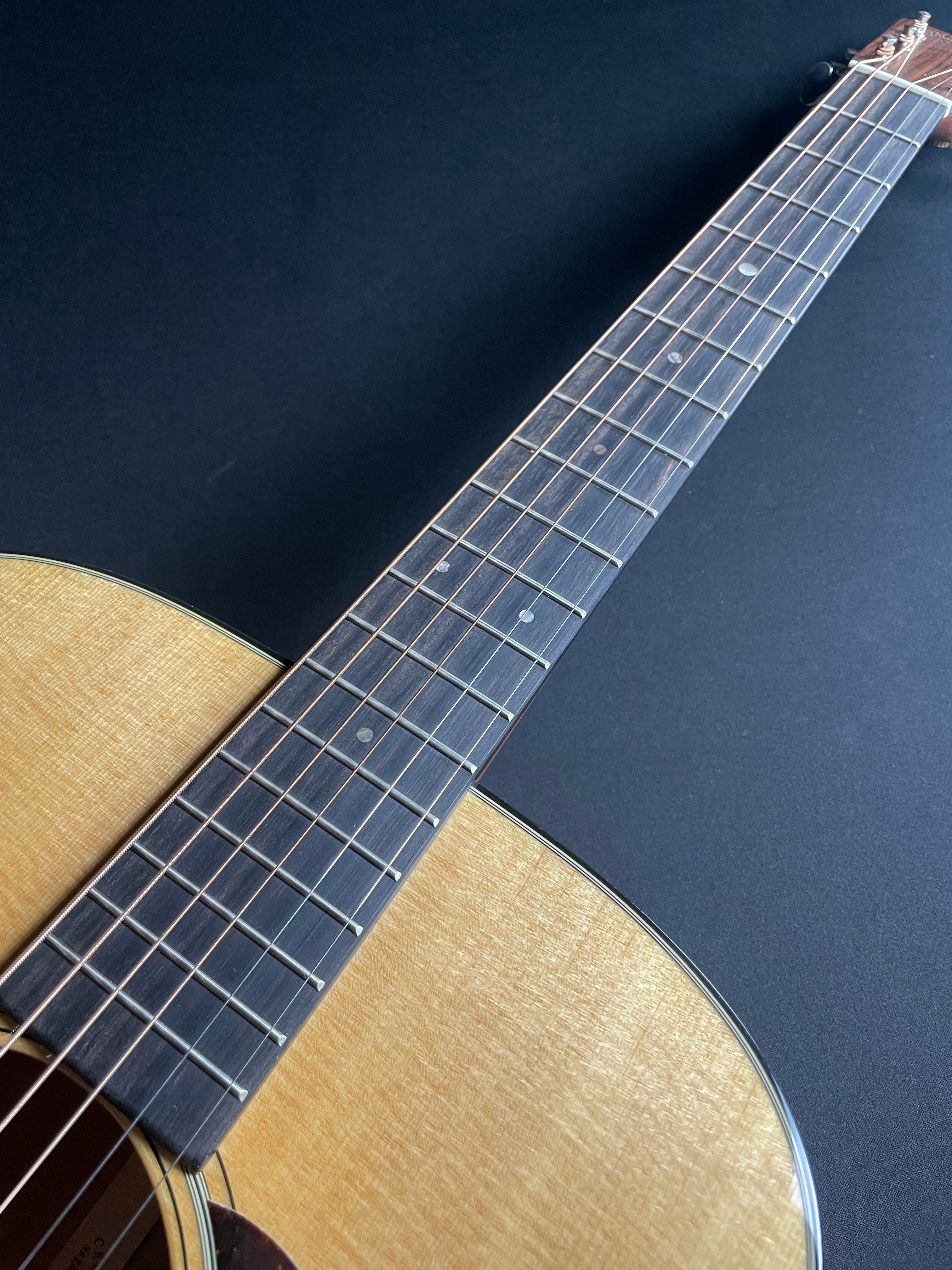 Martin D-18 Standard w/Hardshell Case - Natural (2025) - Metronome Music Inc.