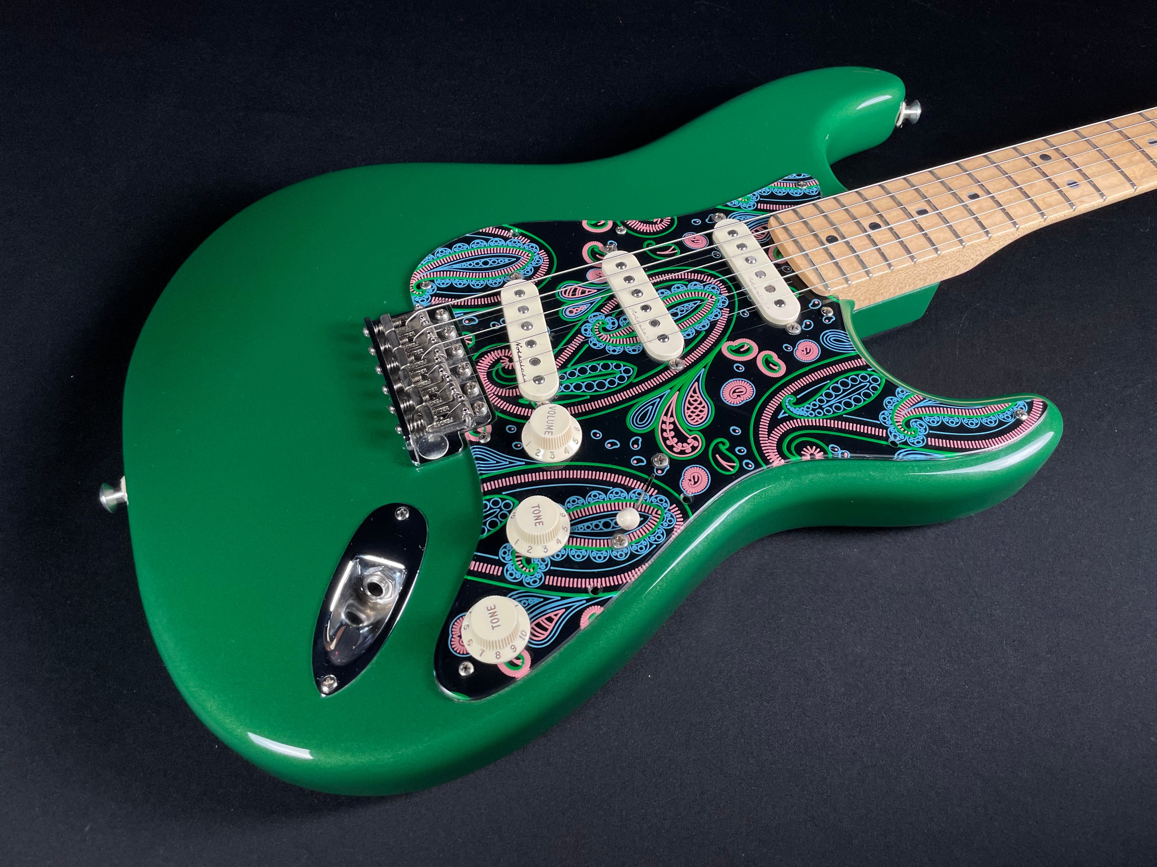 Fender Eric Clapton Stratocaster w/OHSC - Candy Green (2008) - Metronome Music Inc.