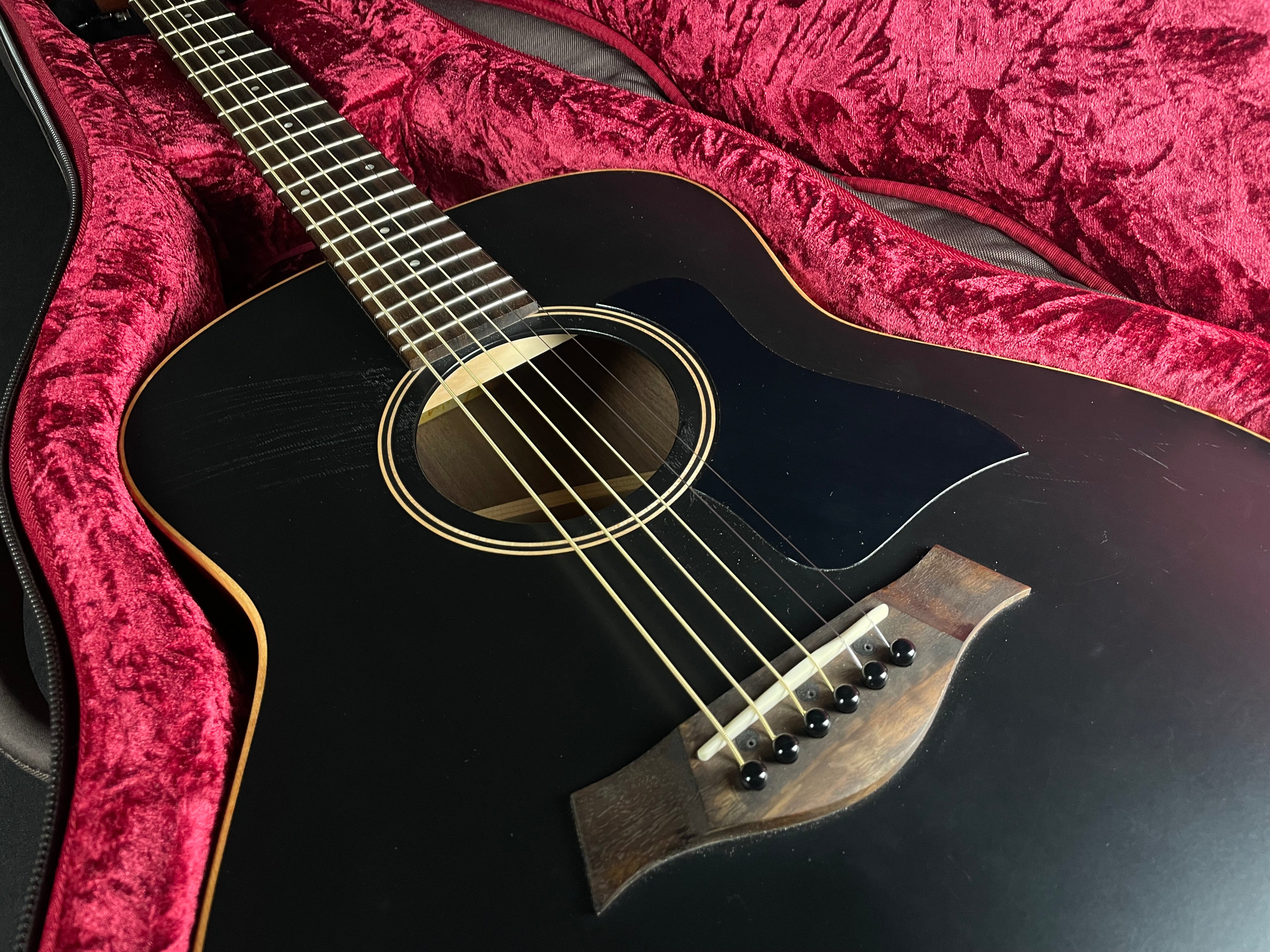 Taylor GTe Blacktop Grand Theater - (Used)