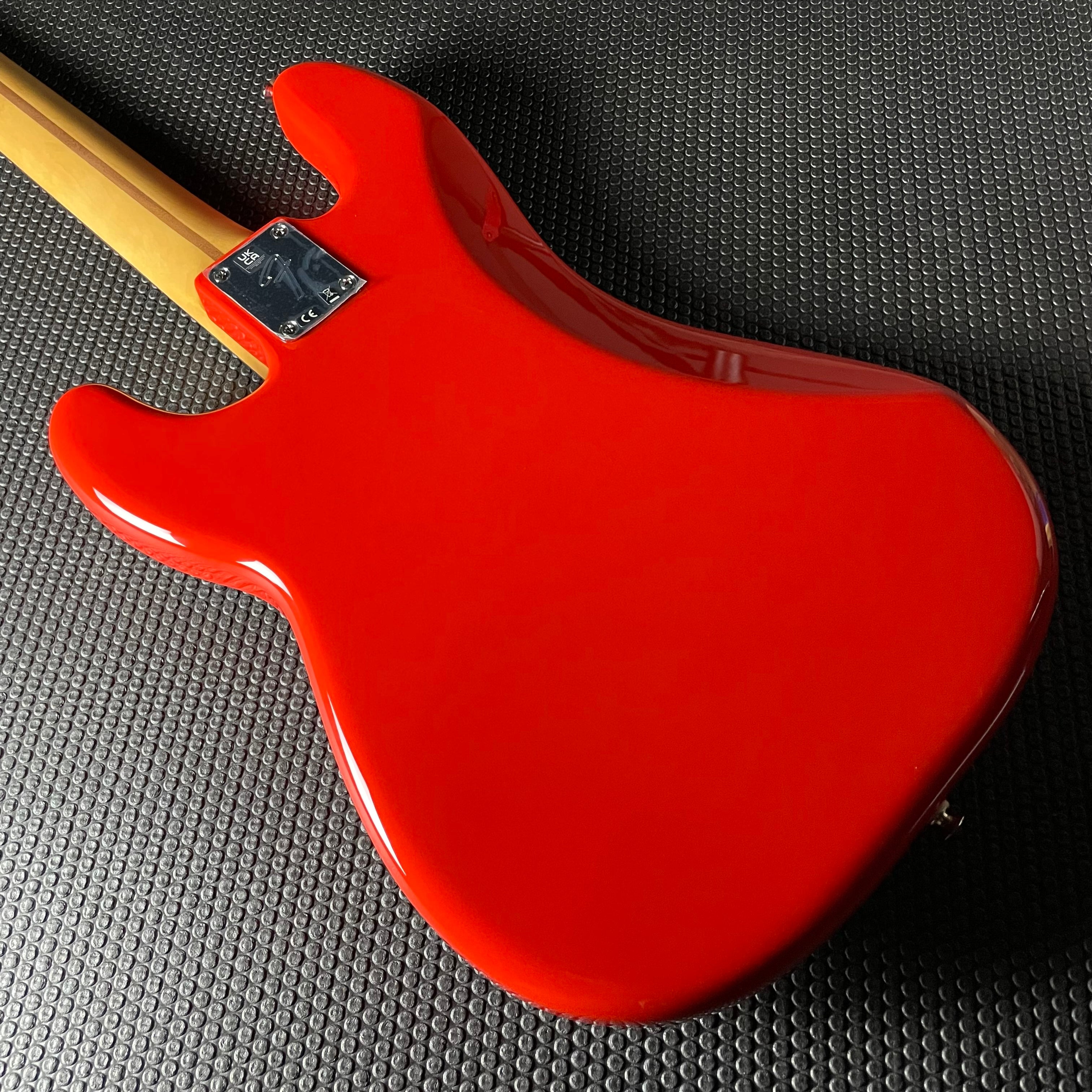Fender Player II Precision Bass, Rosewood- Coral Red (9lbs 1oz) - Metronome Music Inc.