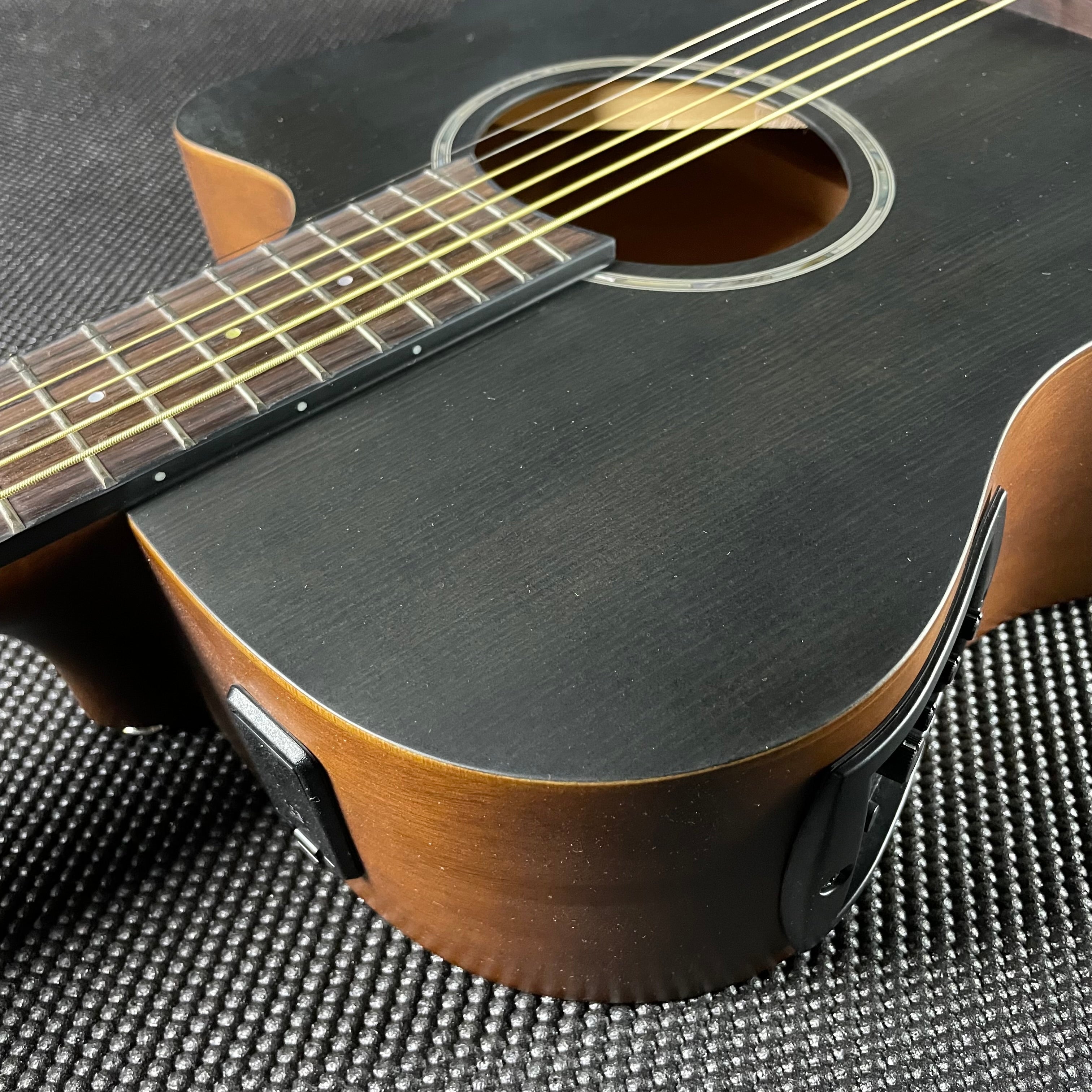 Yamaha APX600M Thinline Acoustic- Smoky Black - Metronome Music Inc.