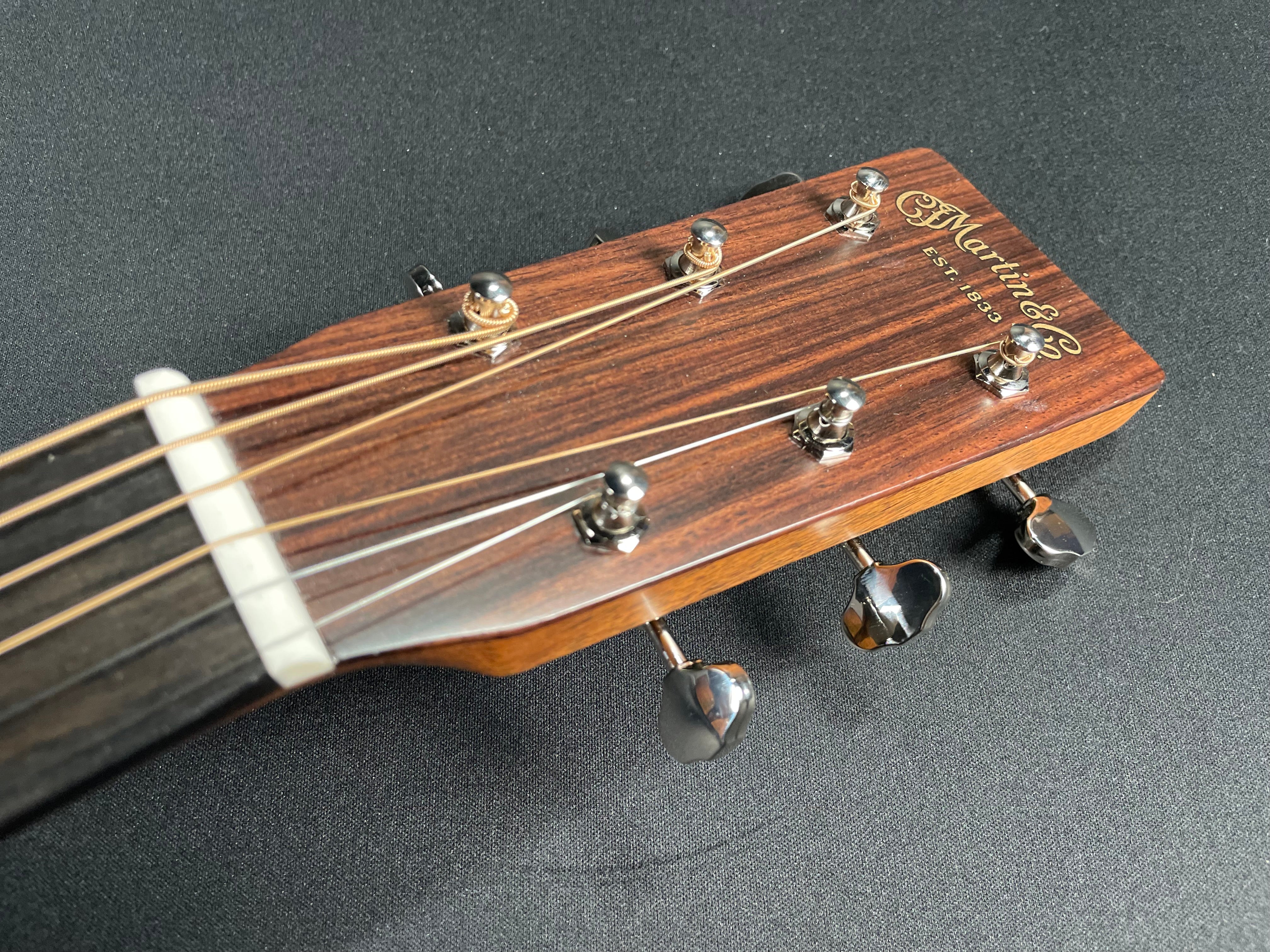 Martin 000-18 Standard w/Hardshell Case - Natural - Metronome Music Inc.