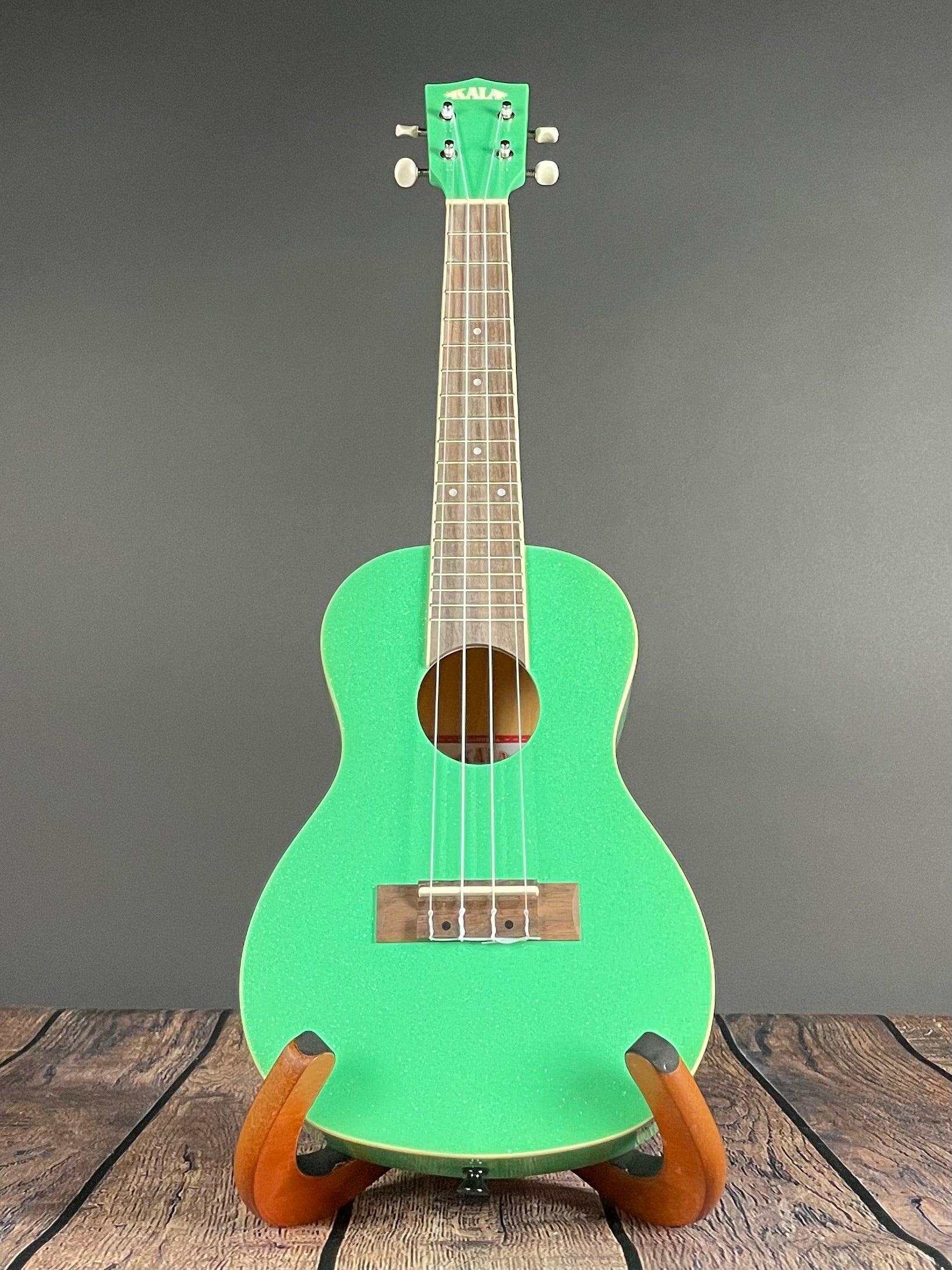 Kala Gatsby Green Sparkle Concert Ukulele - Metronome Music Inc.