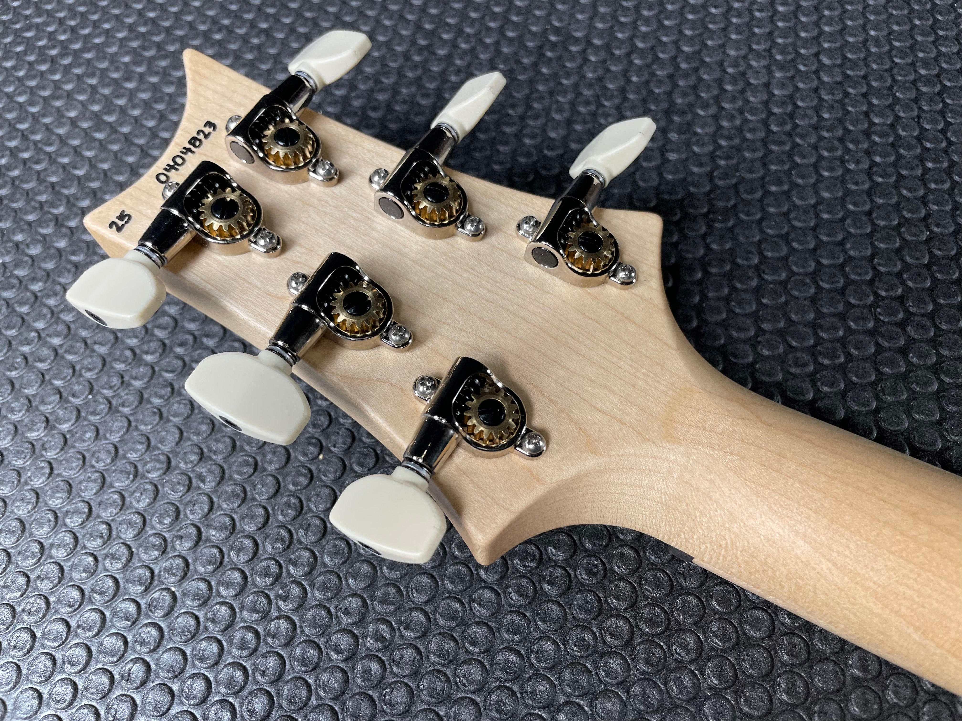 PRS Swamp Ash Special - White Doghair Smokeburst - Metronome Music Inc.