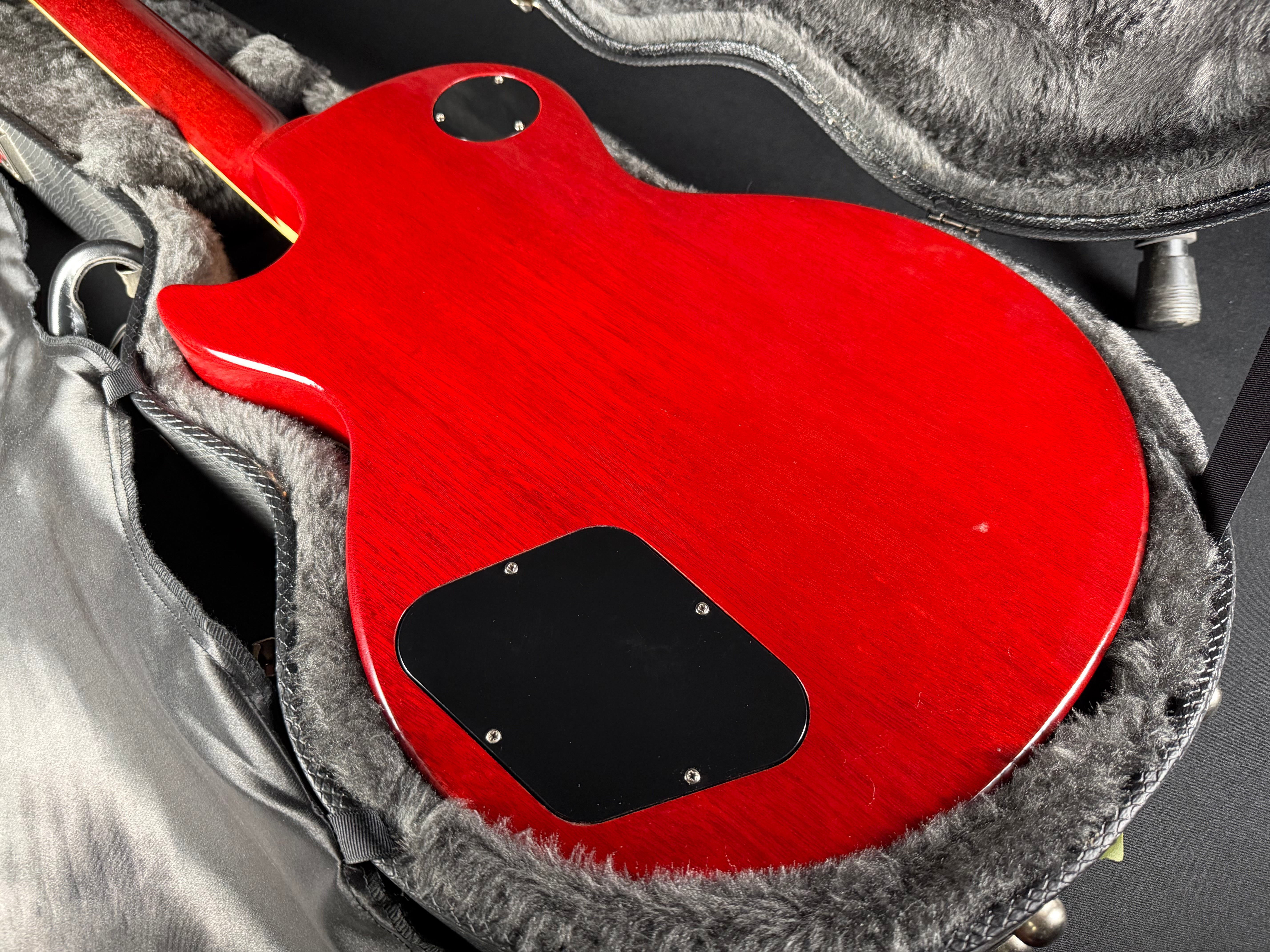 Gibson Les Paul Classic w/OHSC - Wine Red (1998) - Metronome Music Inc.