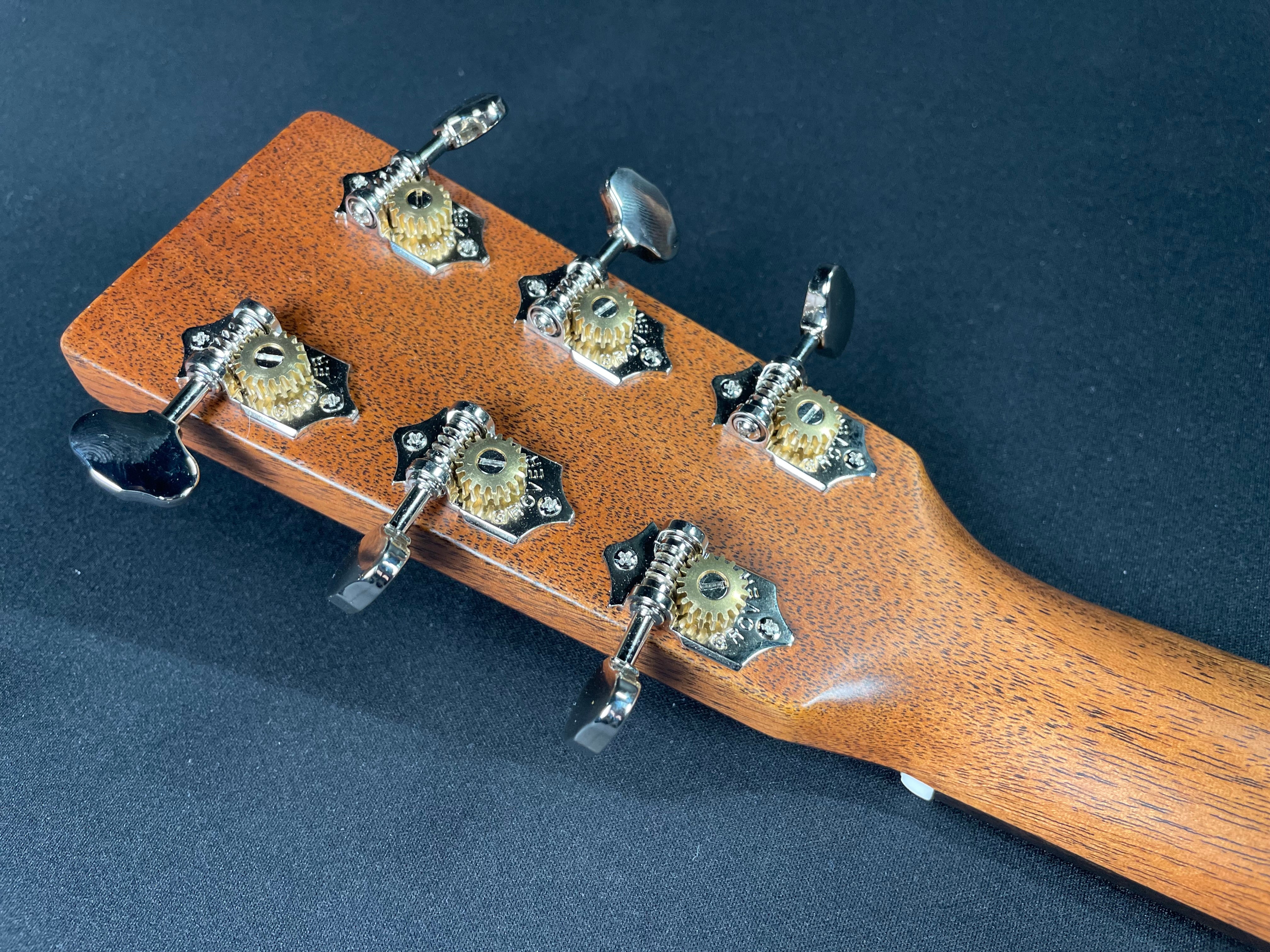 Martin 000-18 Standard w/Hardshell Case - Natural - Metronome Music Inc.