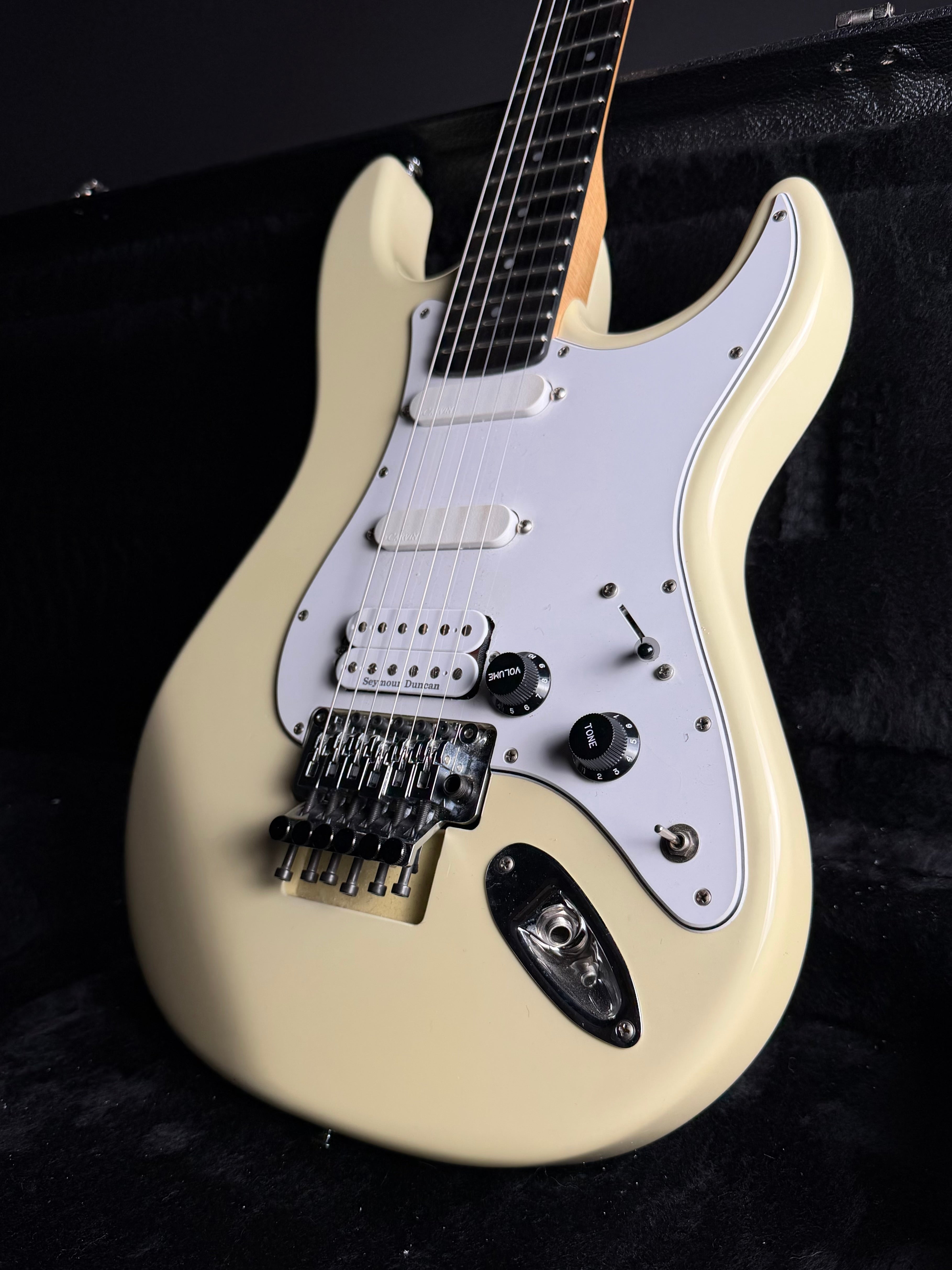 Carvin Bolt HSS Floyd Rose Pointy Headstock w/OHSC - White (2000s) - Metronome Music Inc.
