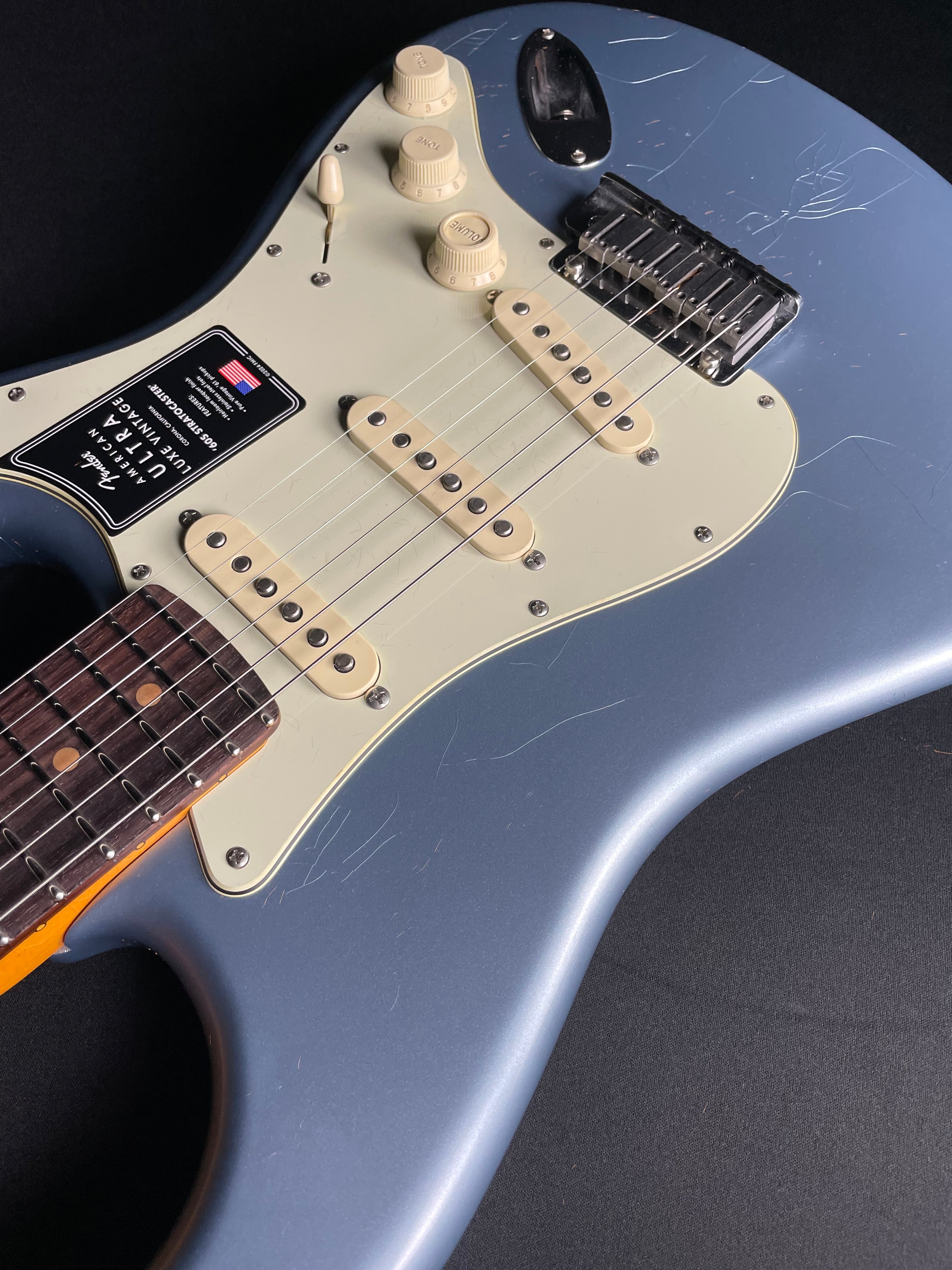 Fender American Ultra Luxe Vintage '60s Stratocaster - Ice Blue Metallic - Metronome Music Inc.