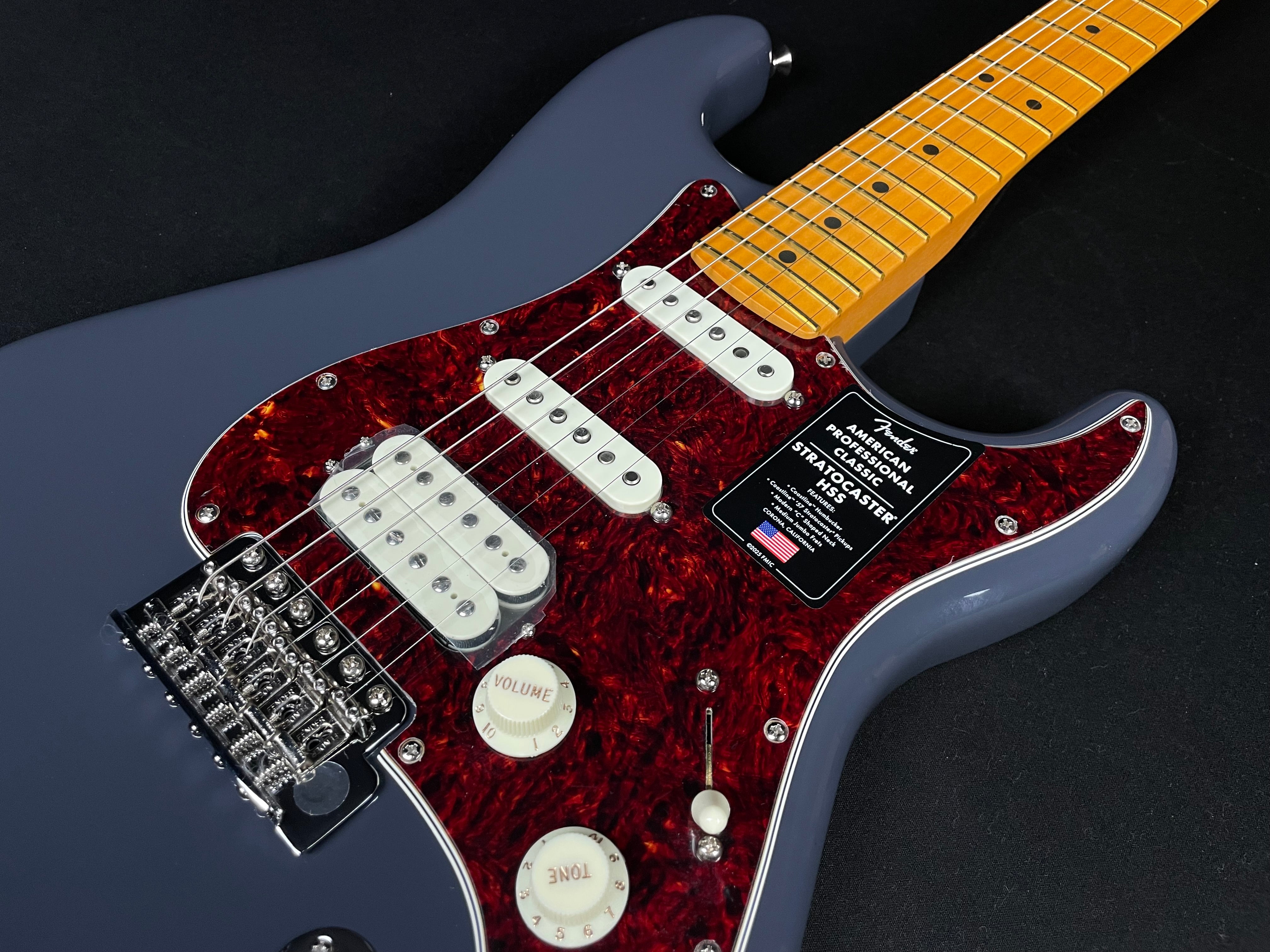 Fender American Professional Classic Stratocaster - HSS, Faded Black - Metronome Music Inc.