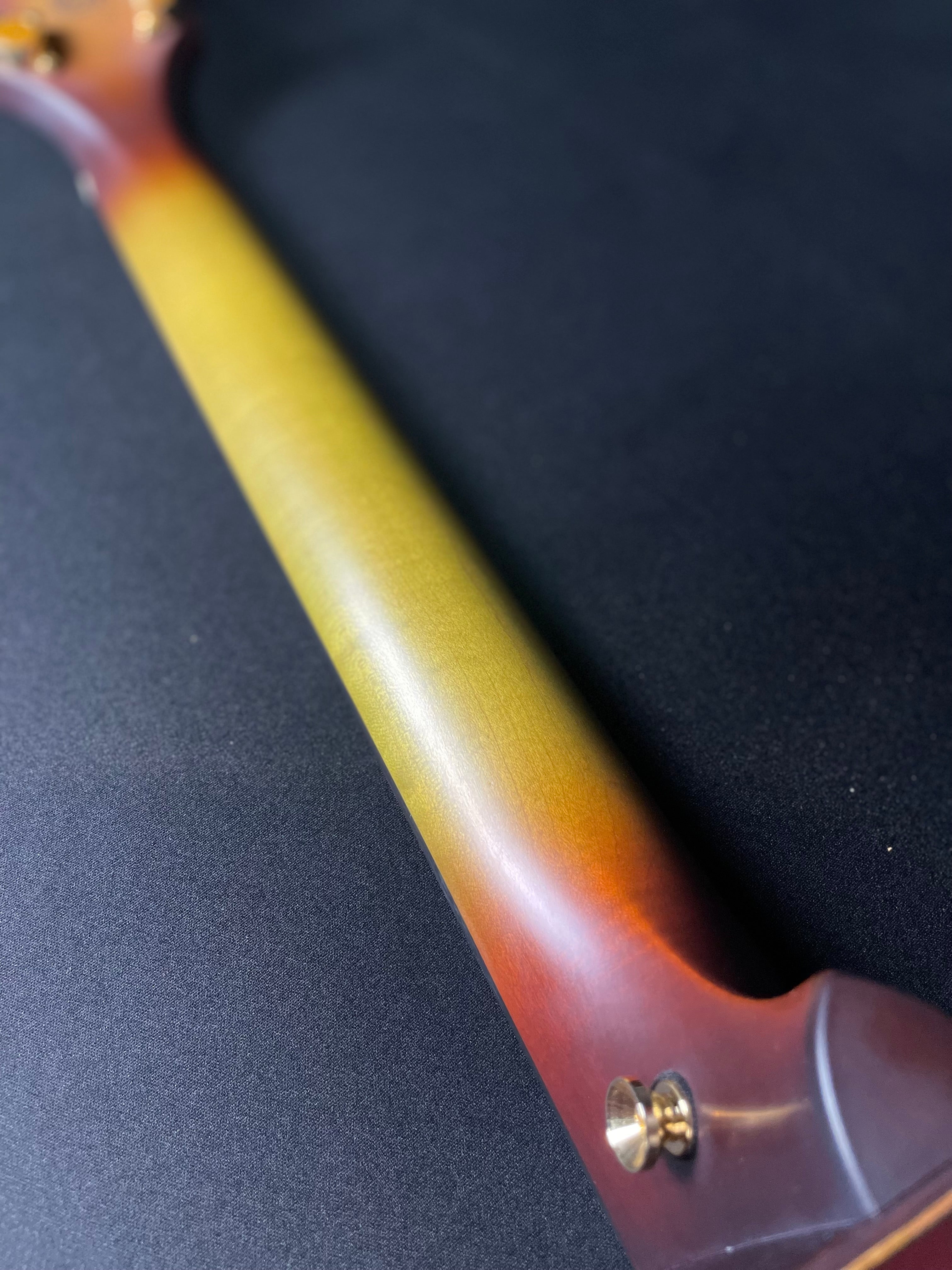 Breedlove Oregon Concert Earthsong LTD K&K Pickup - Metronome Music Inc.