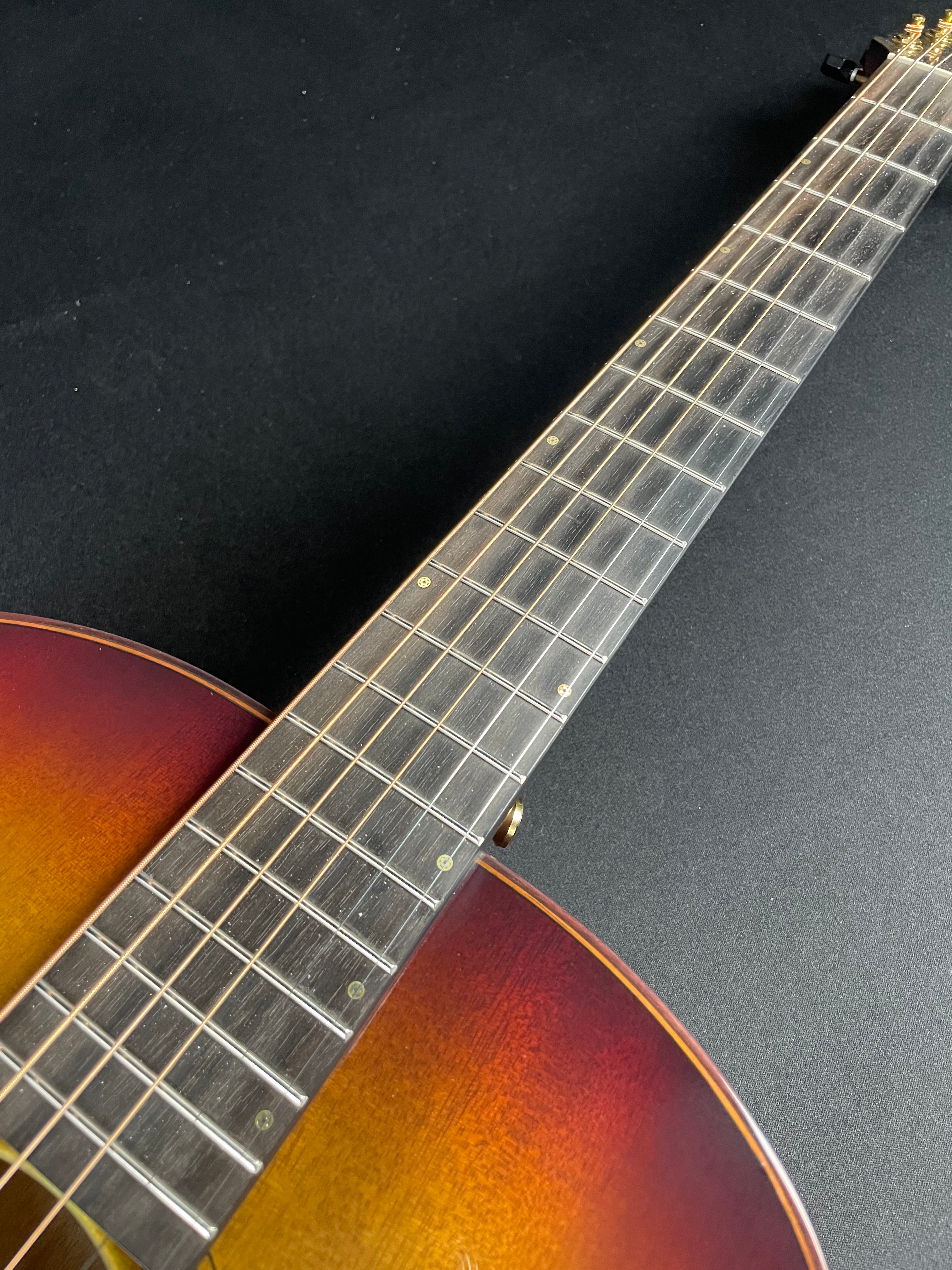 Breedlove Oregon Concert Earthsong LTD K&K Pickup - Metronome Music Inc.