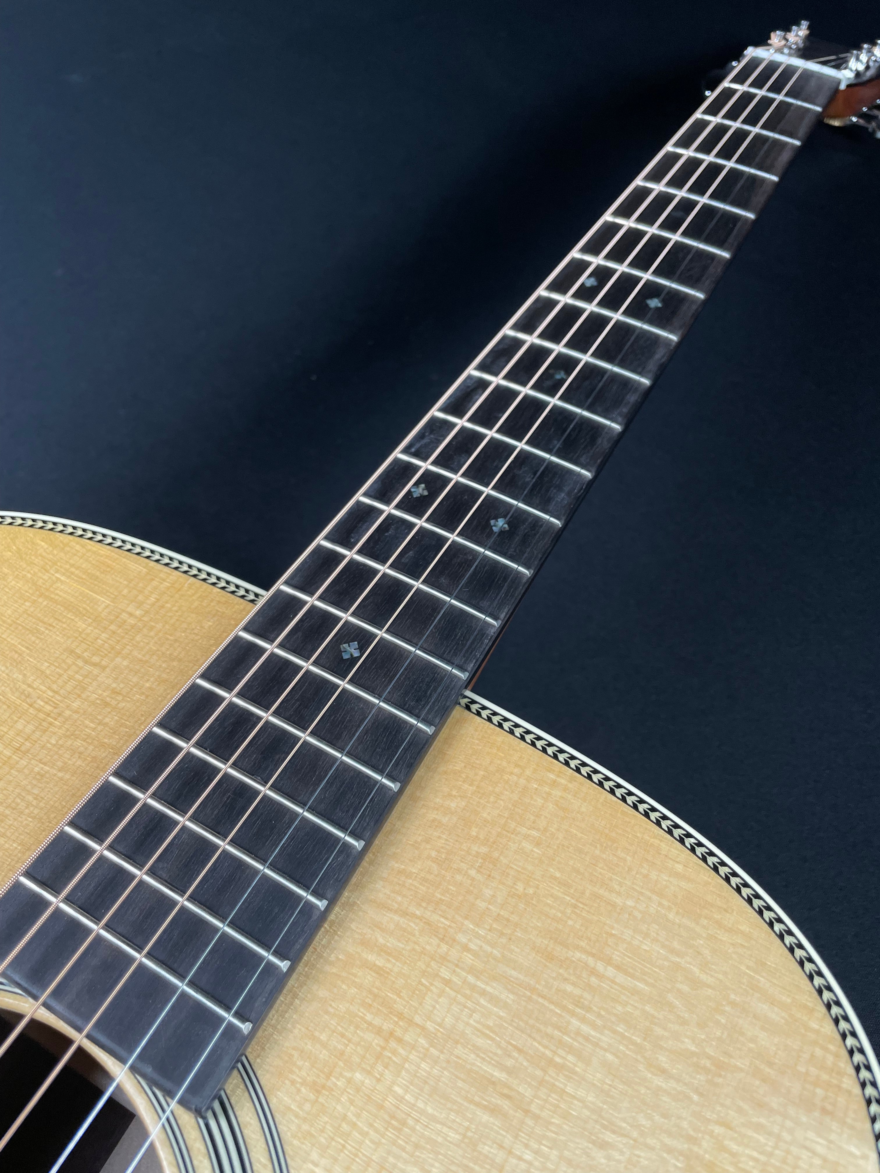 Martin OM-28 w/Hardshell Case, Natural (2025) - Metronome Music Inc.