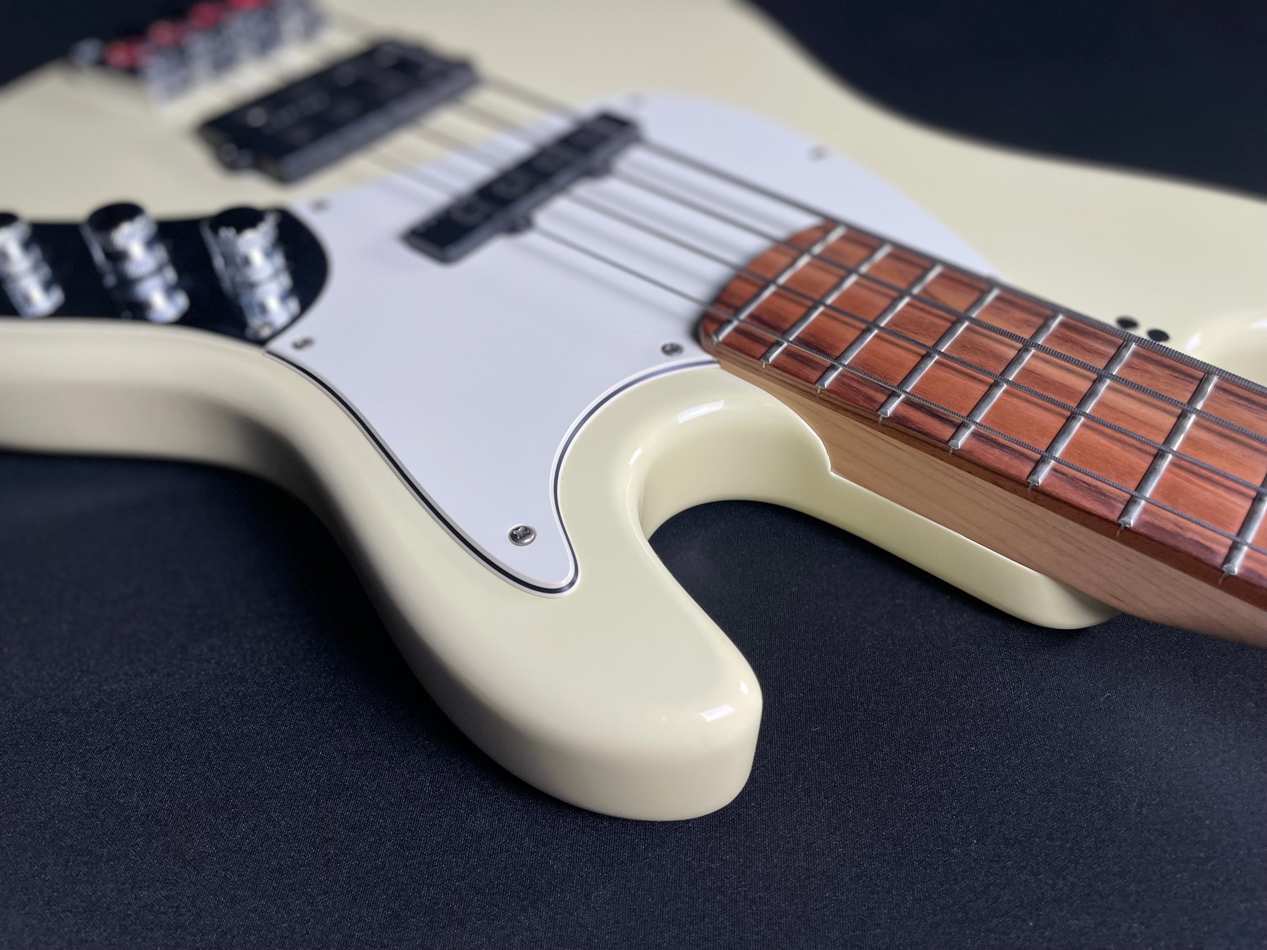Sandberg California TM4 w/Gig Bag - Creme  (2018) - Metronome Music Inc.