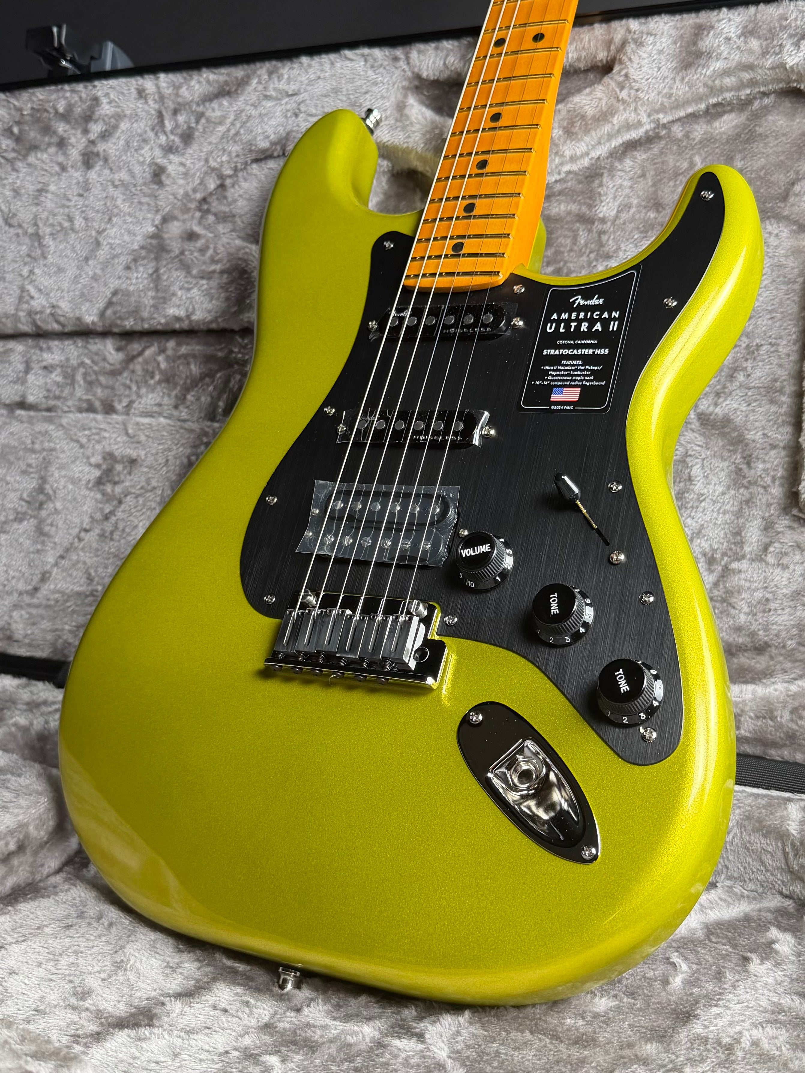 Fender American Ultra II Stratocaster HSS, Maple- Solar Flare (2025)