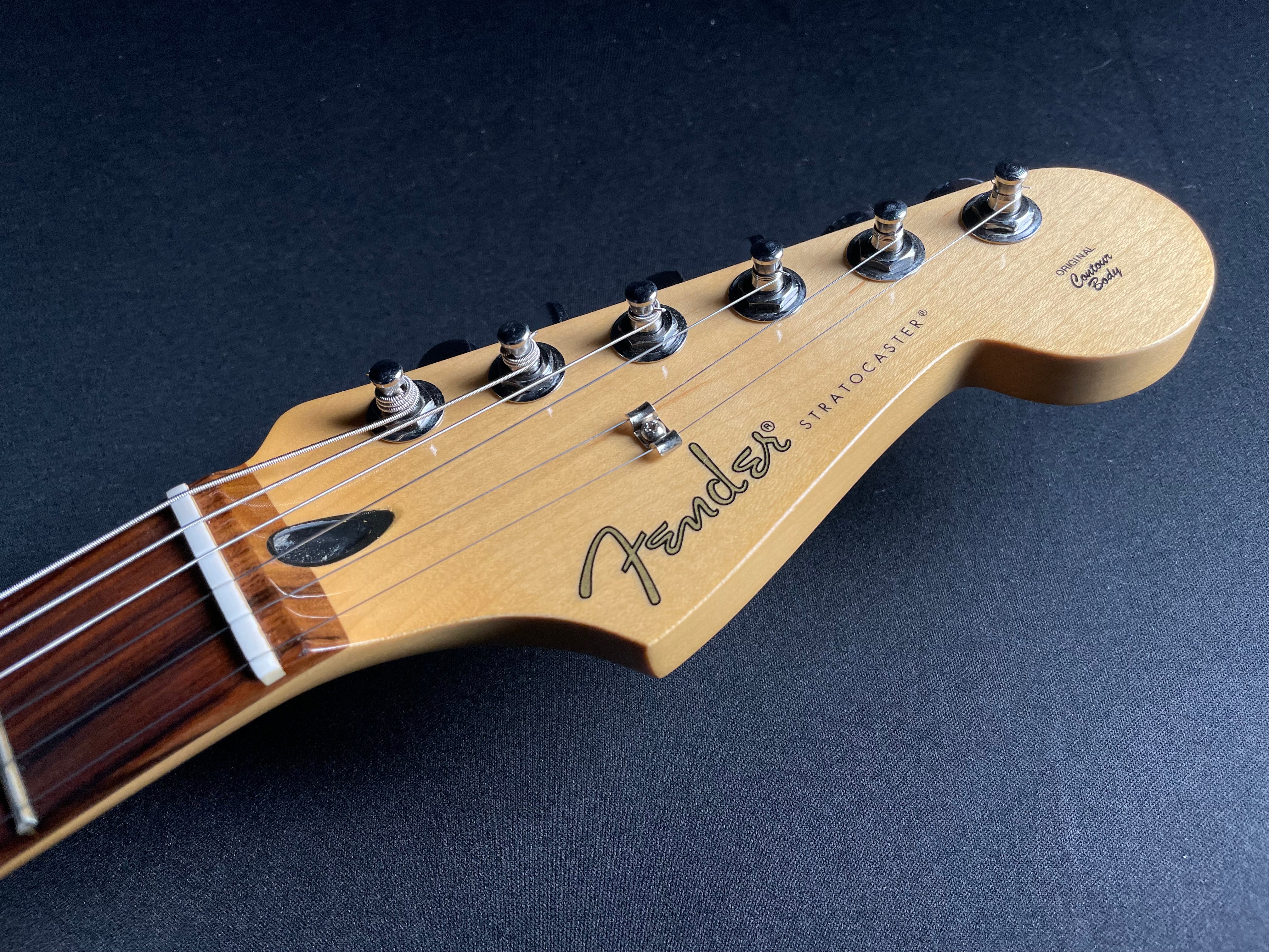 Fender Player Stratocaster - Anniversary 2-Color Sunburst (2024) - Metronome Music Inc.