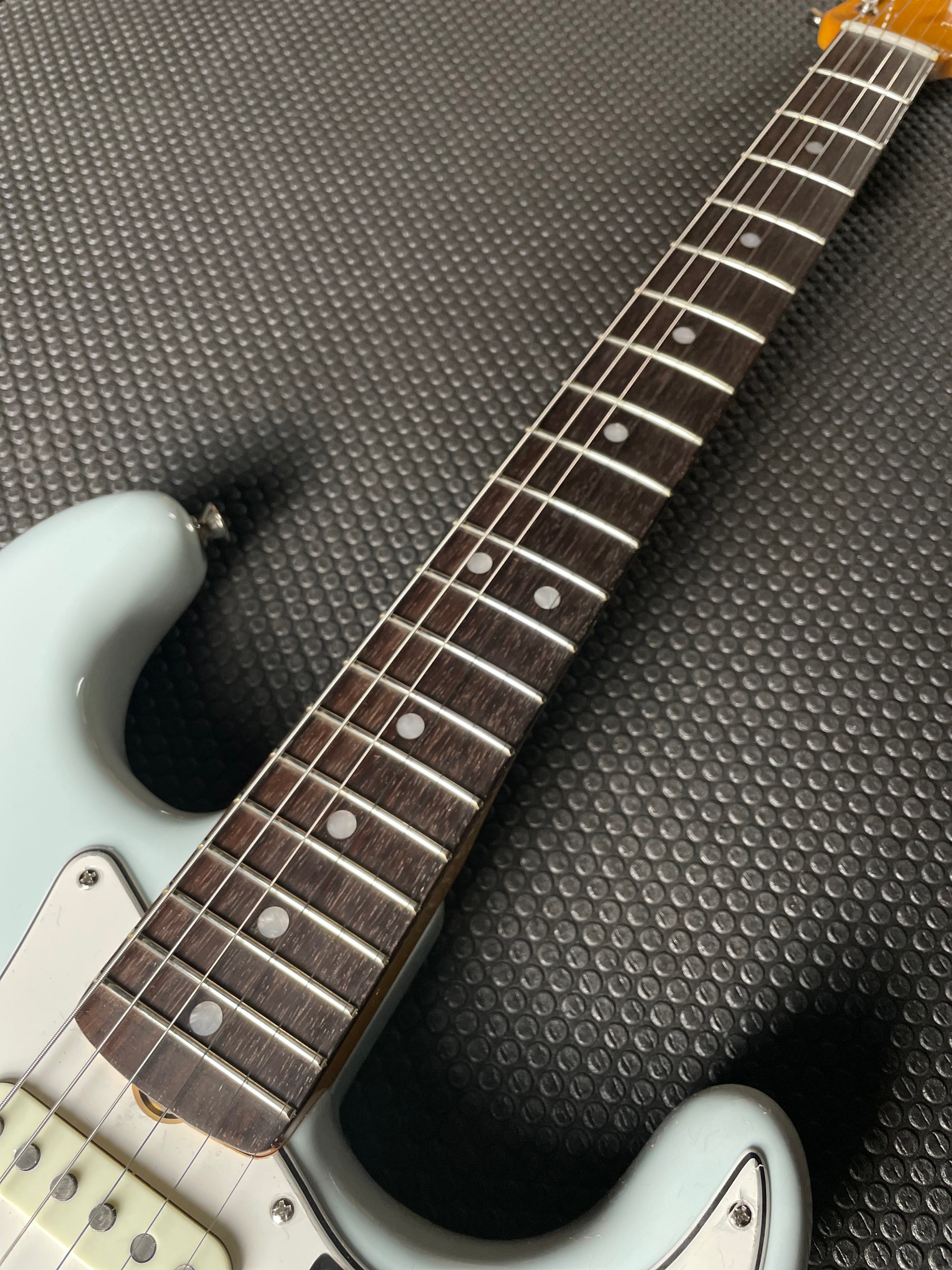 Fender American Vintage II 1965 Stratocaster, Rosewood - Sonic Blue - Metronome Music Inc.