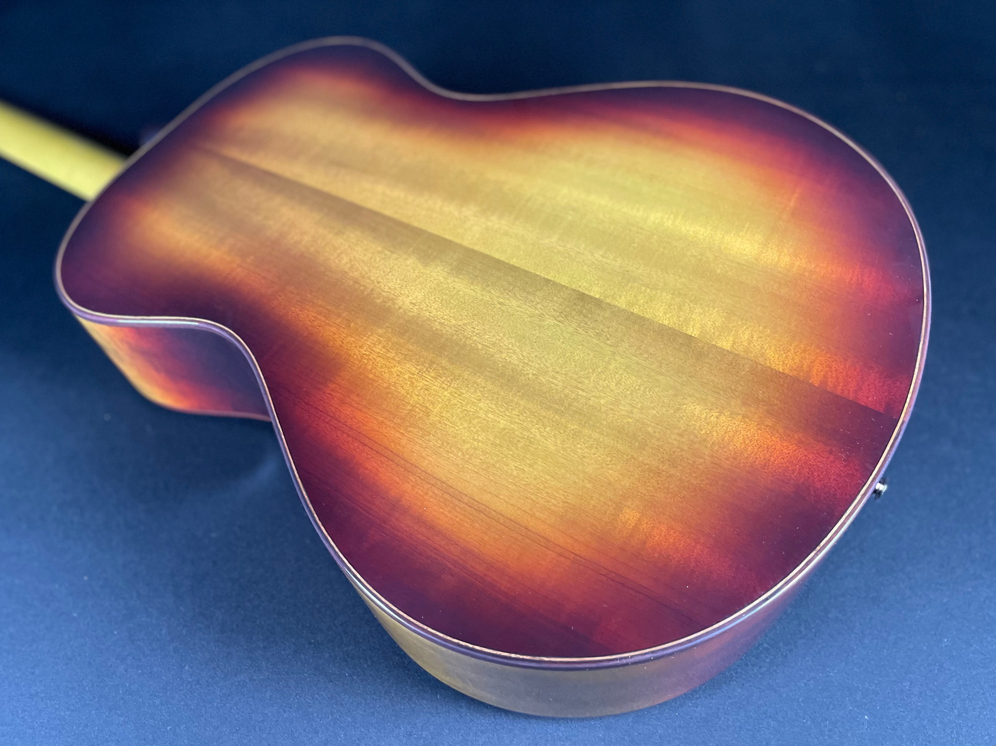 Breedlove Oregon Concert Earthsong LTD K&K Pickup - Metronome Music Inc.