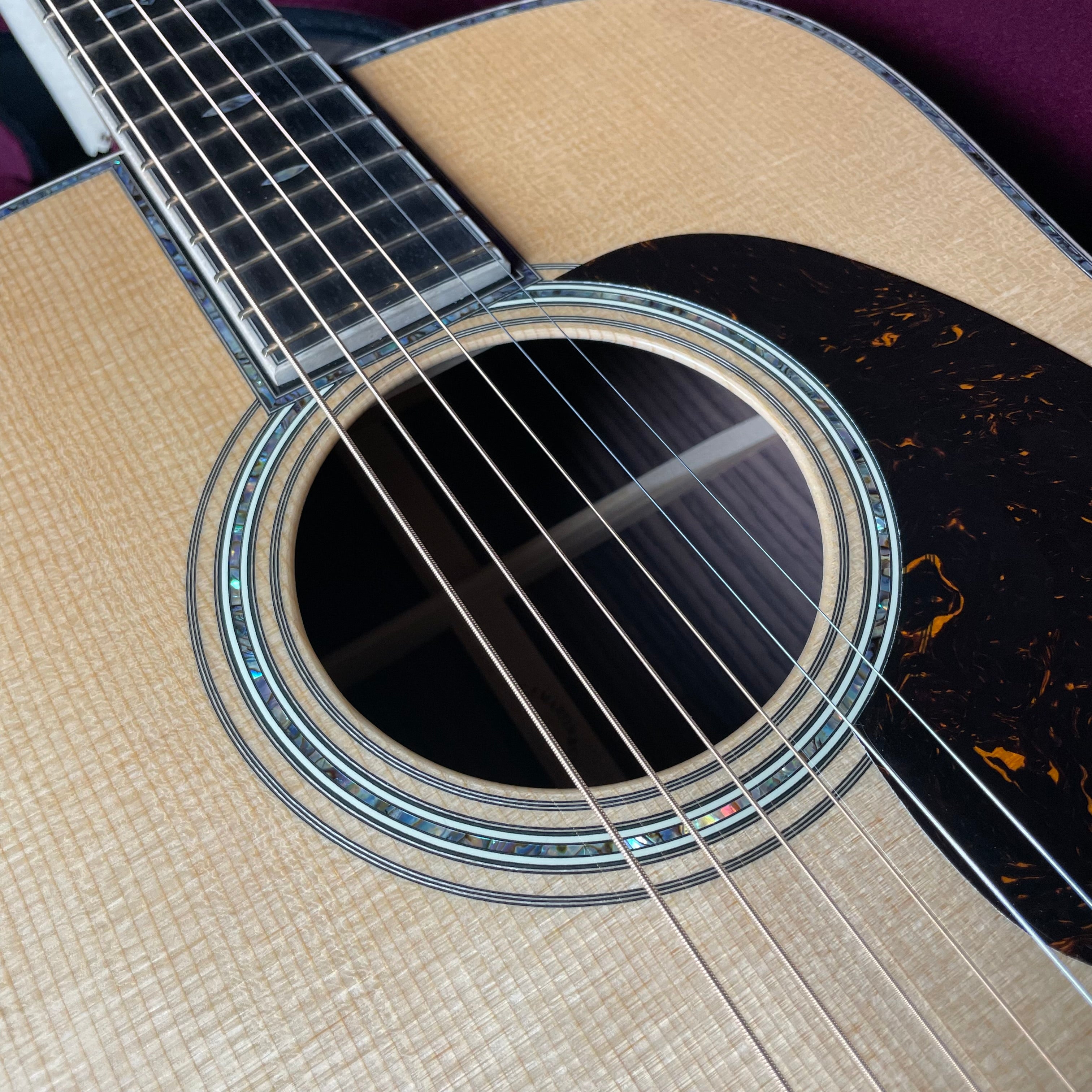 Martin D-42 Modern Deluxe w/Hardshell Case, Natural (2025) - Metronome Music Inc.