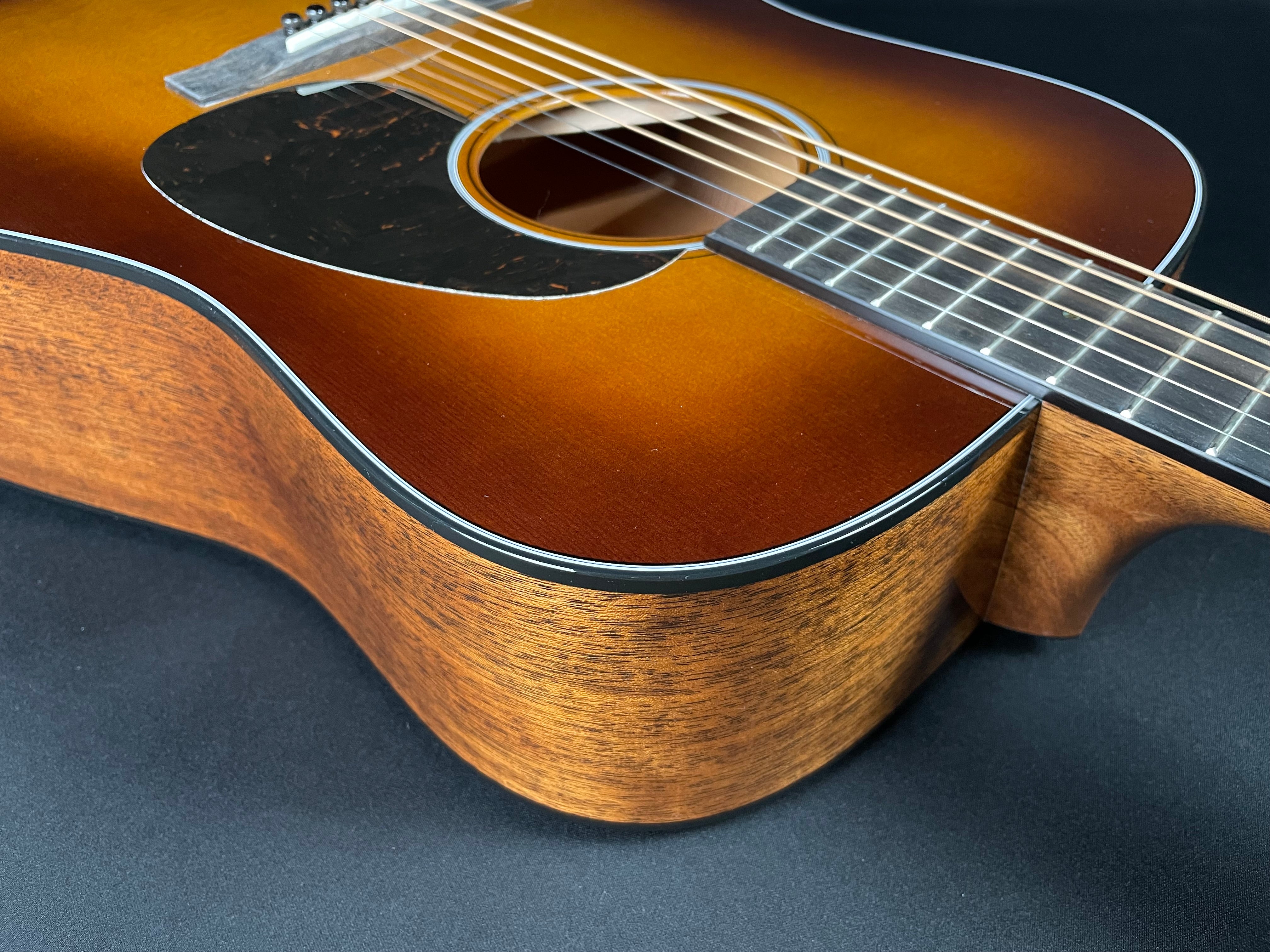 Martin D-18 Standard w/Hardshell Case - 1933 Ambertone (2025) - Metronome Music Inc.