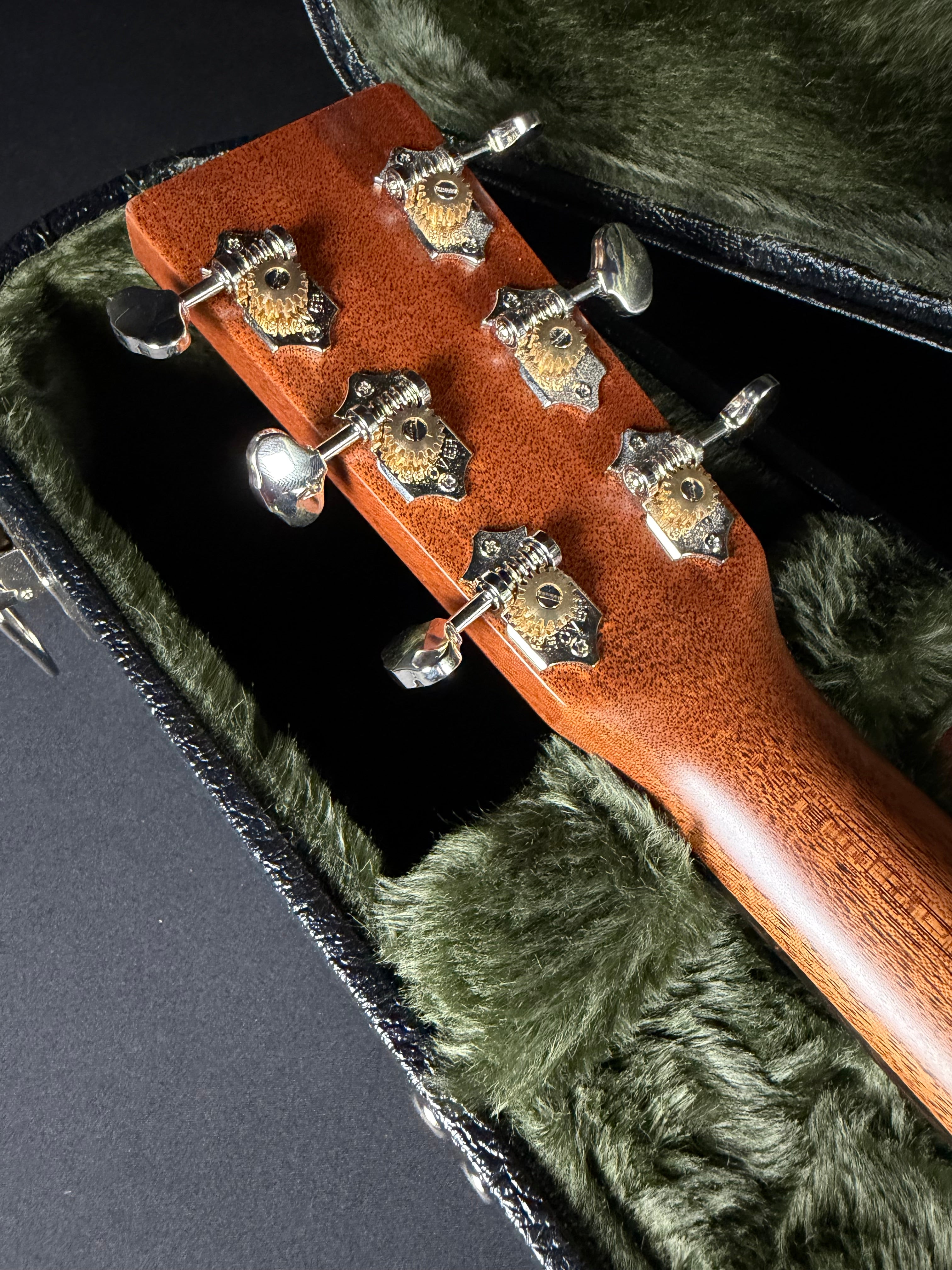 Martin Super D-18 w/Hard Case - Natural (2026) - Metronome Music Inc.