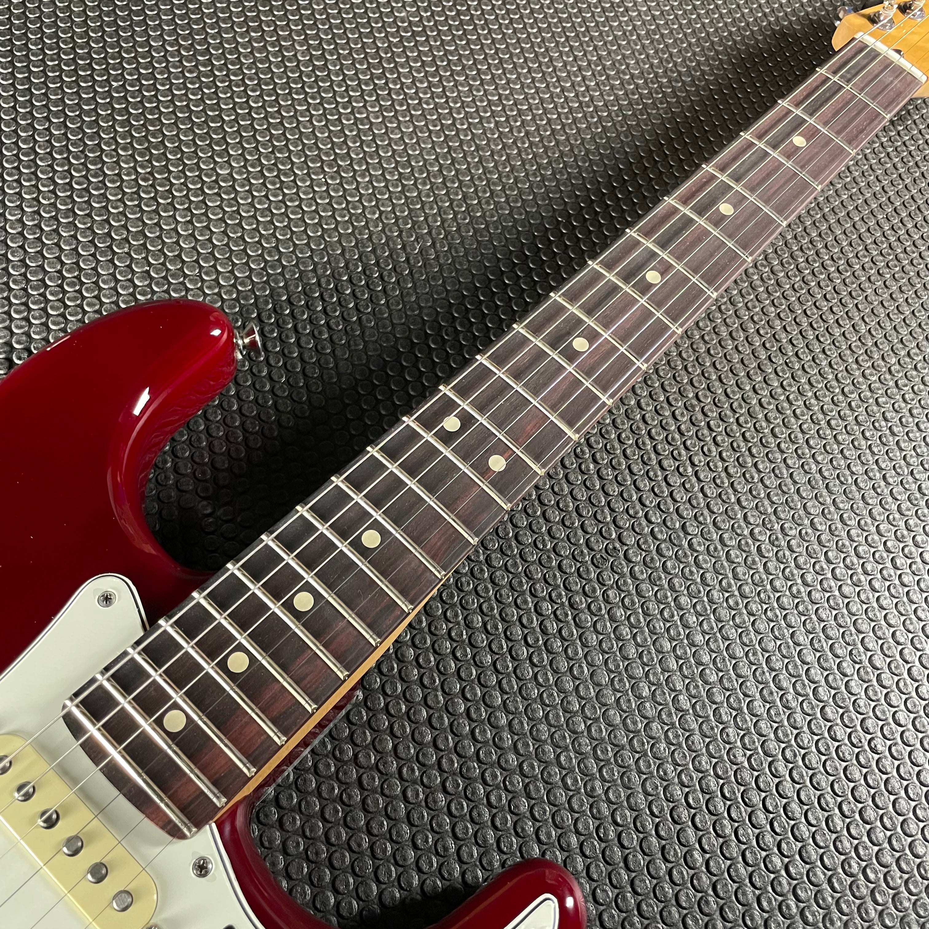 Fender Player II Stratocaster, Rosewood- Transparent Cherry Burst (6lbs 6oz) - Metronome Music Inc.