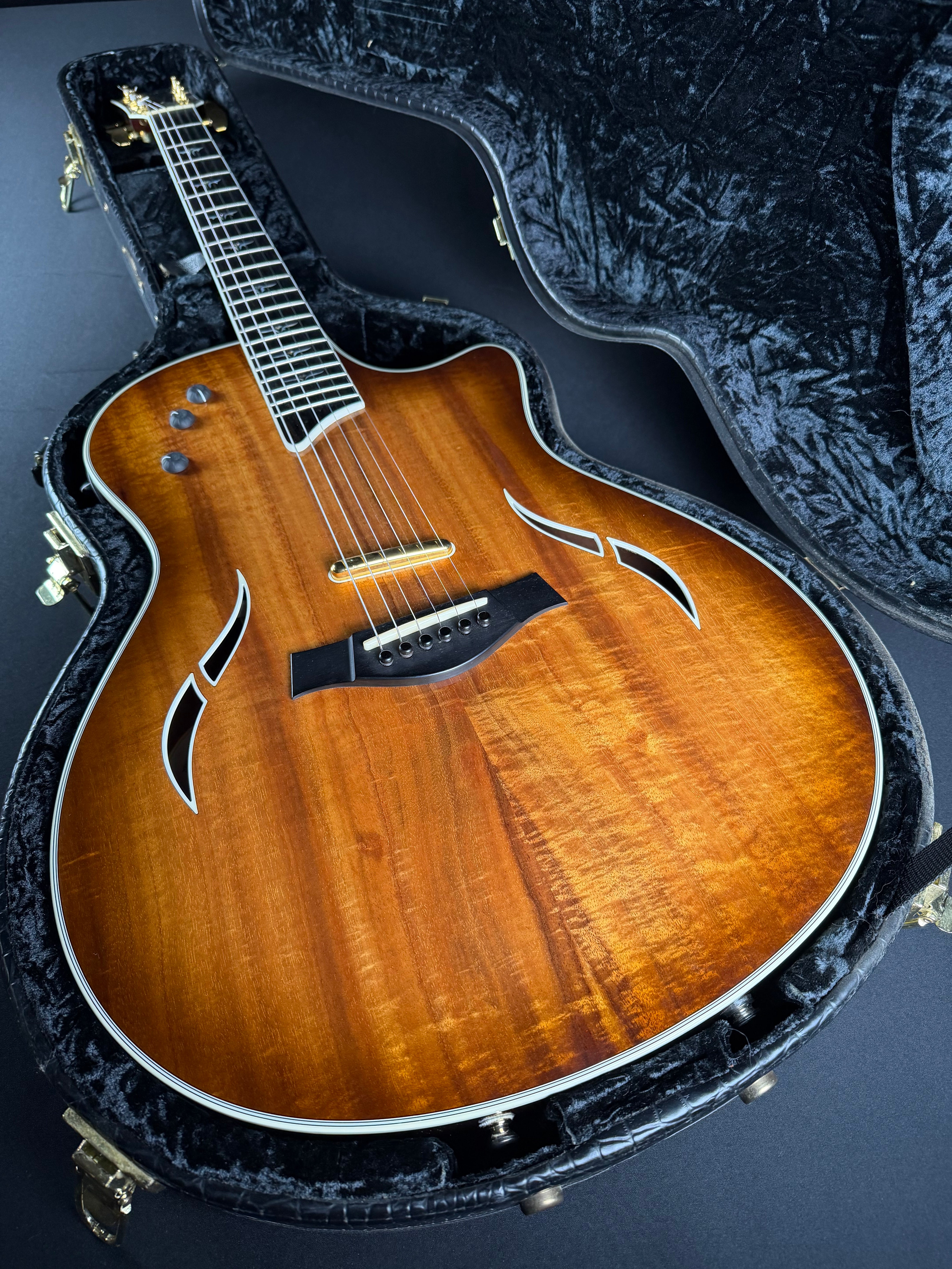 Taylor T5-C2 Custom Koa w/OHSC - Koa Shaded Edgeburst (2006) - Metronome Music Inc.