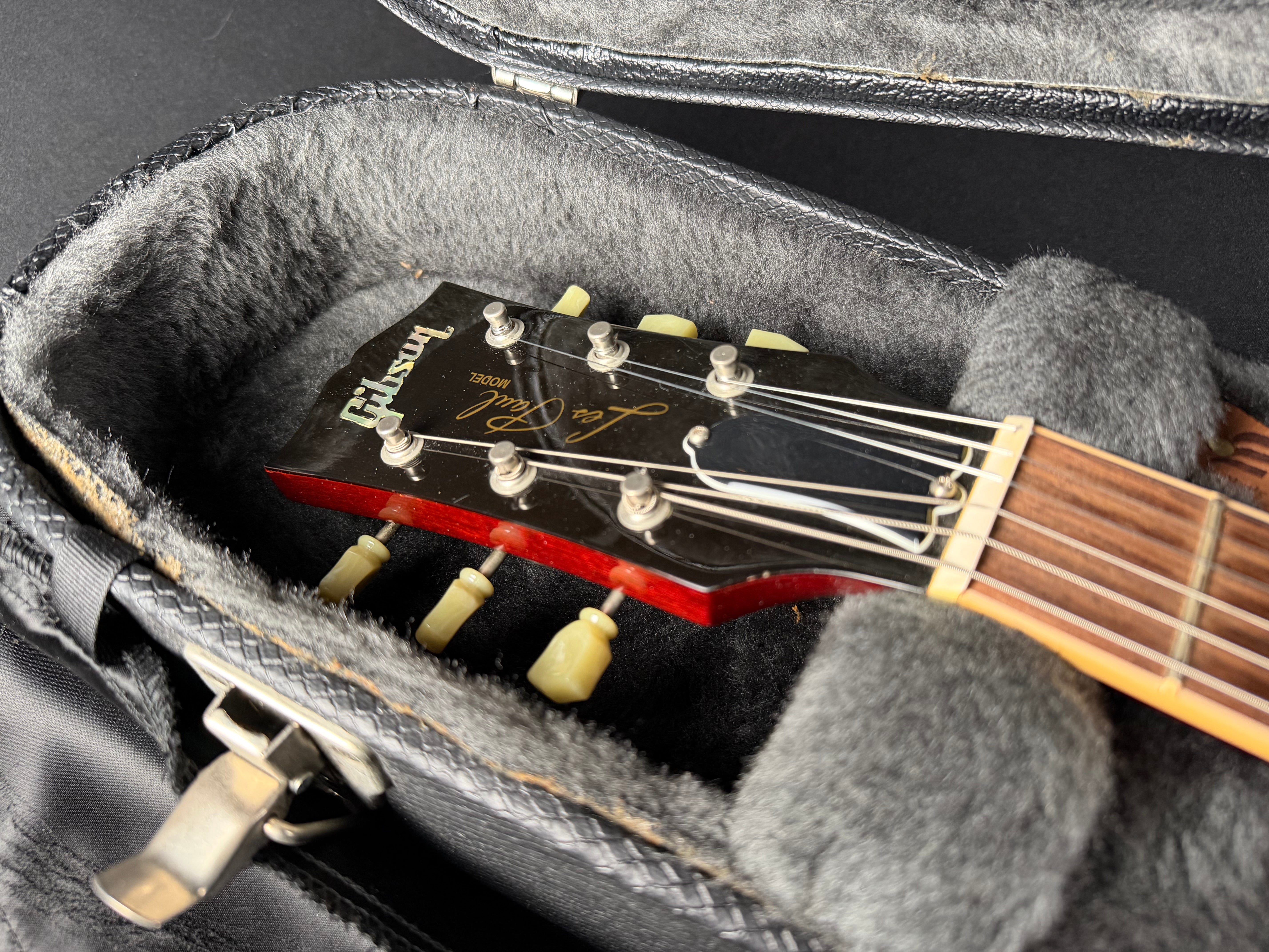 Gibson Les Paul Standard 50s w/OHSC - Heritage Cherry Sunburst (2004) - Metronome Music Inc.