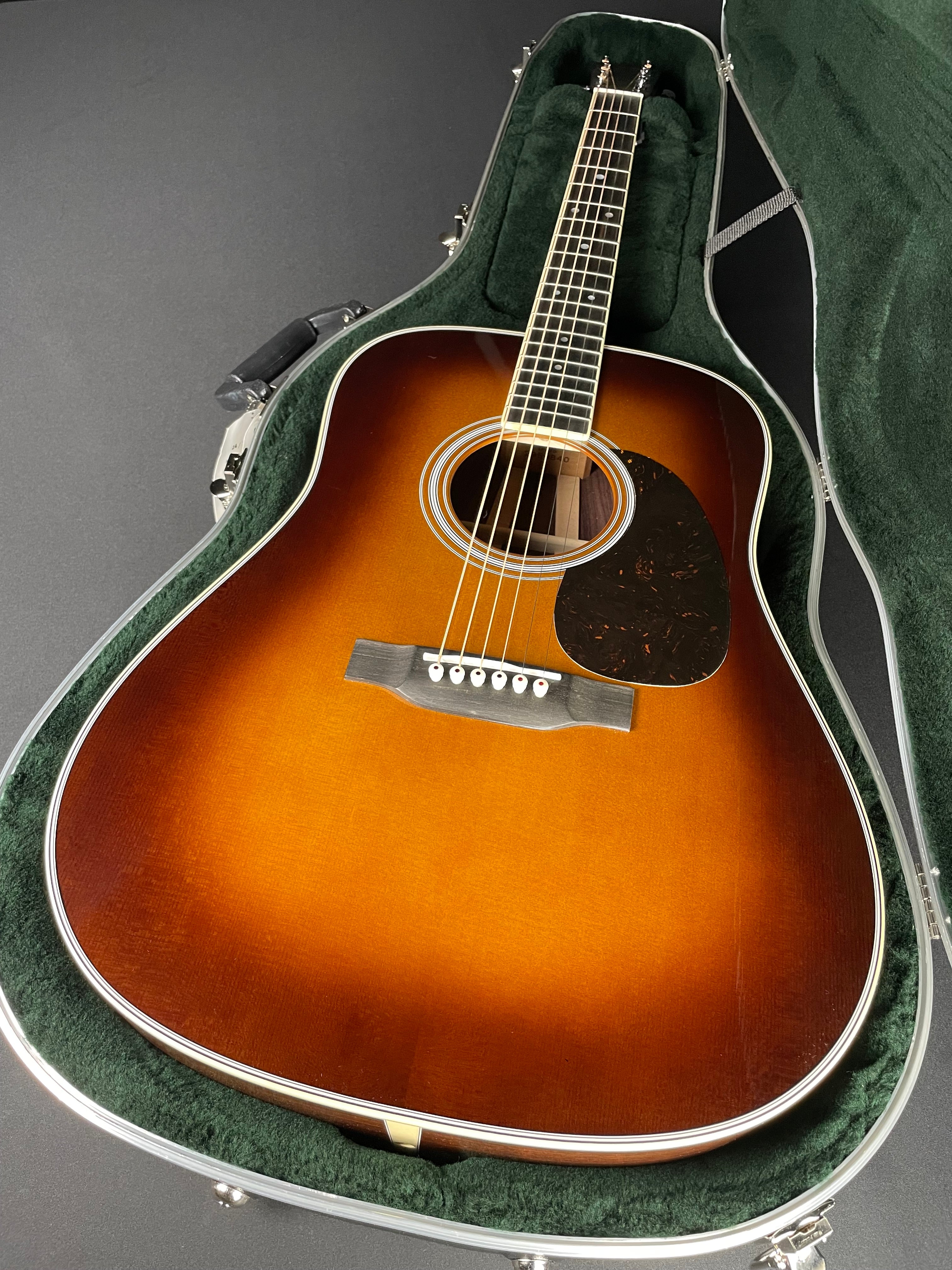 Martin D-35 Standard w/Hardshell Case - 1933 Ambertone (2025) - Metronome Music Inc.