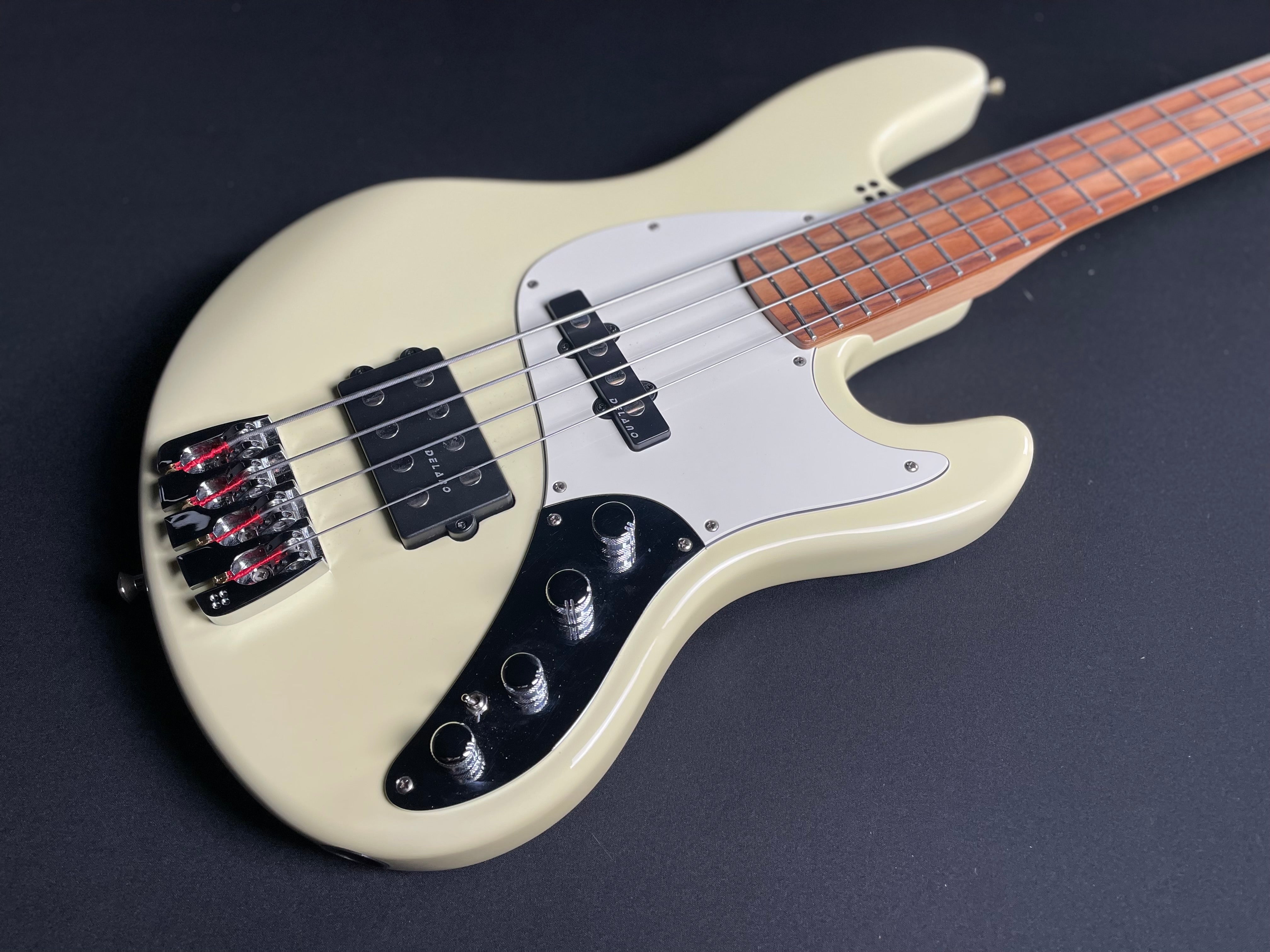 Sandberg California TM4 w/Gig Bag - Creme  (2018) - Metronome Music Inc.
