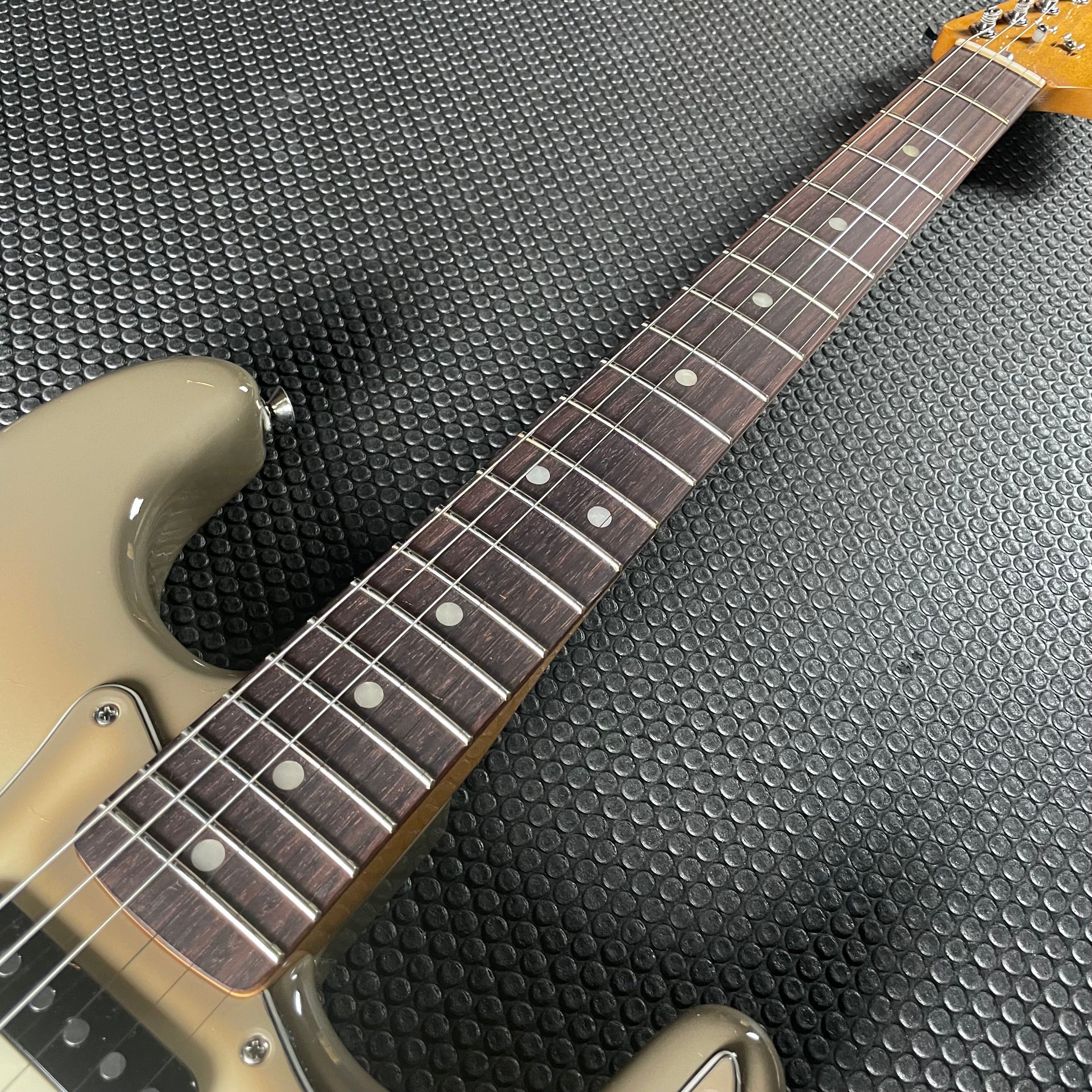 Fender 70th Anniversary Antigua Stratocaster, Rosewood- Antigua (7lbs 11oz) - Metronome Music Inc.