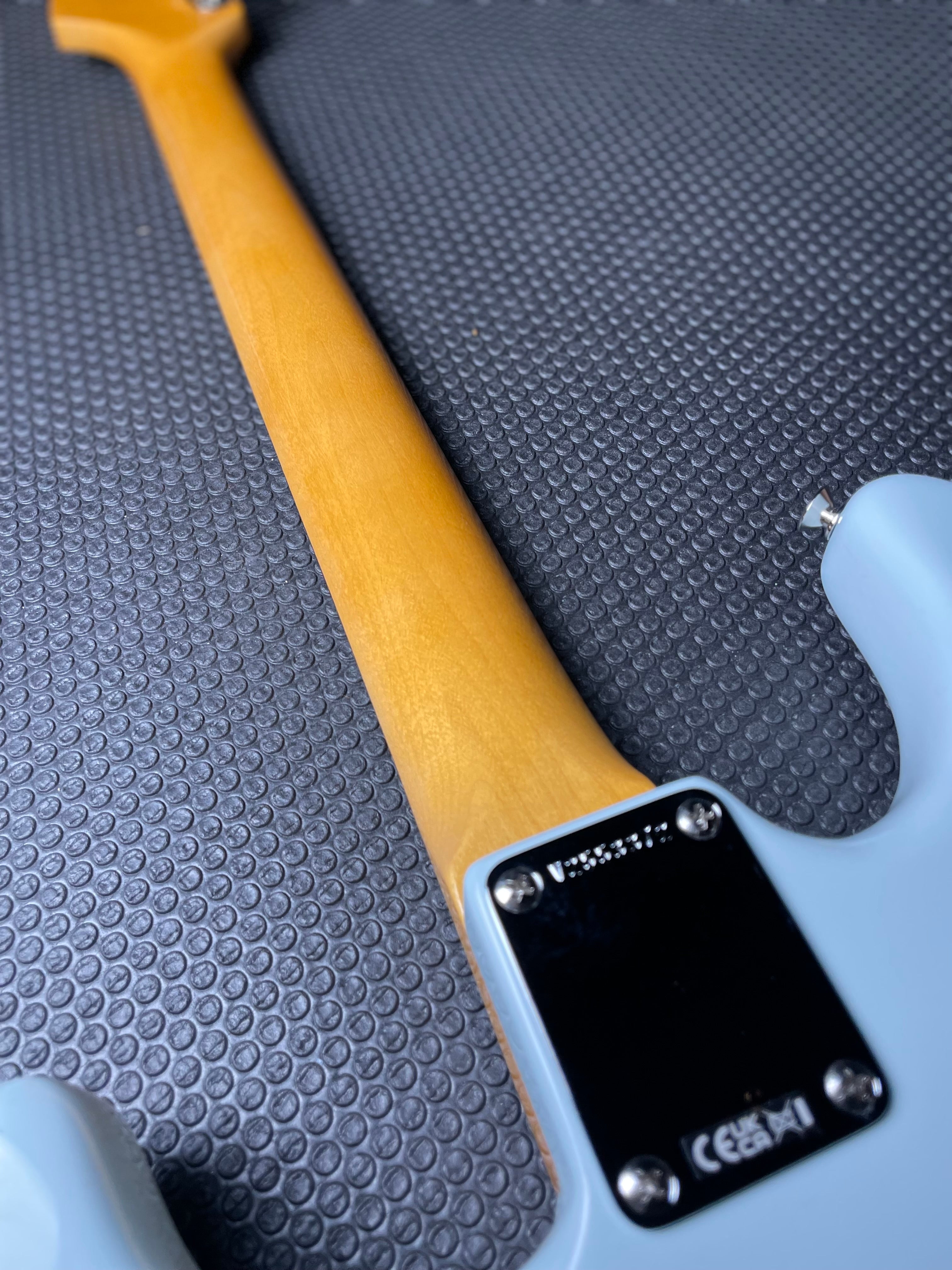 Fender American Vintage II 1965 Stratocaster, Rosewood - Sonic Blue - Metronome Music Inc.