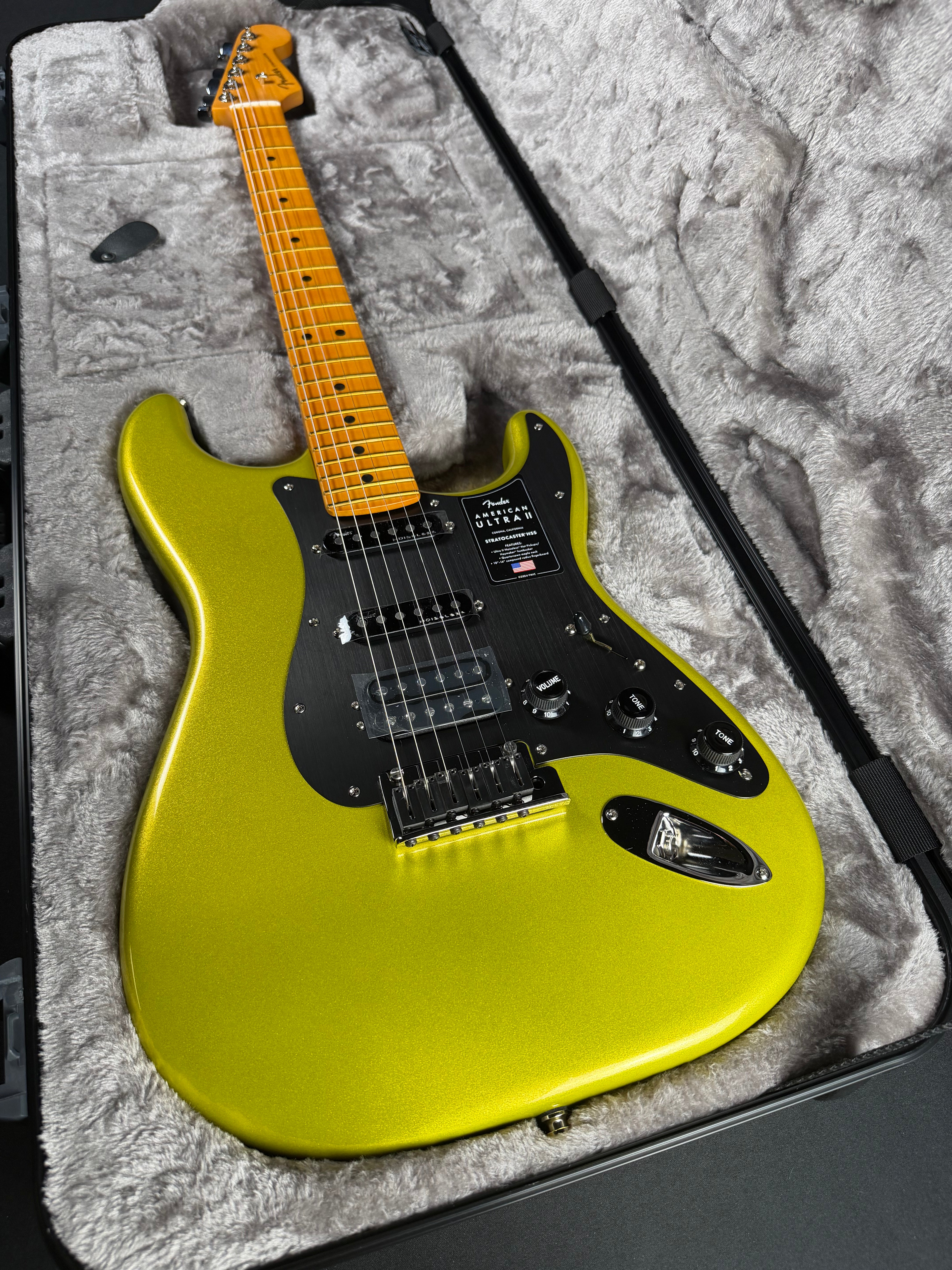 Fender American Ultra II Stratocaster HSS, Maple- Solar Flare (2025)