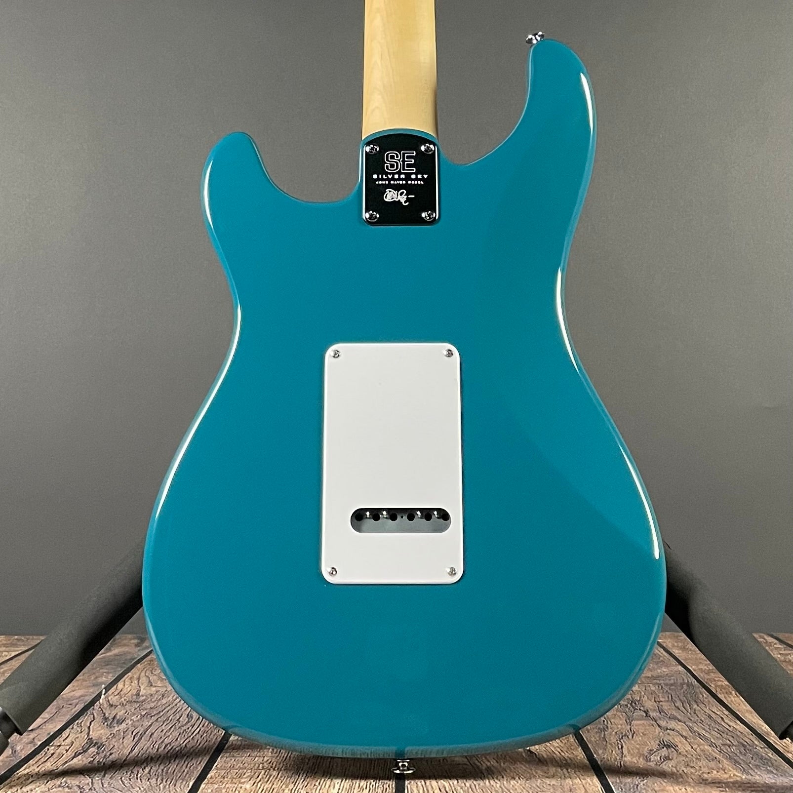 PRS SE Silver Sky Maple w/Gig Bag - Nylon - Metronome Music Inc.