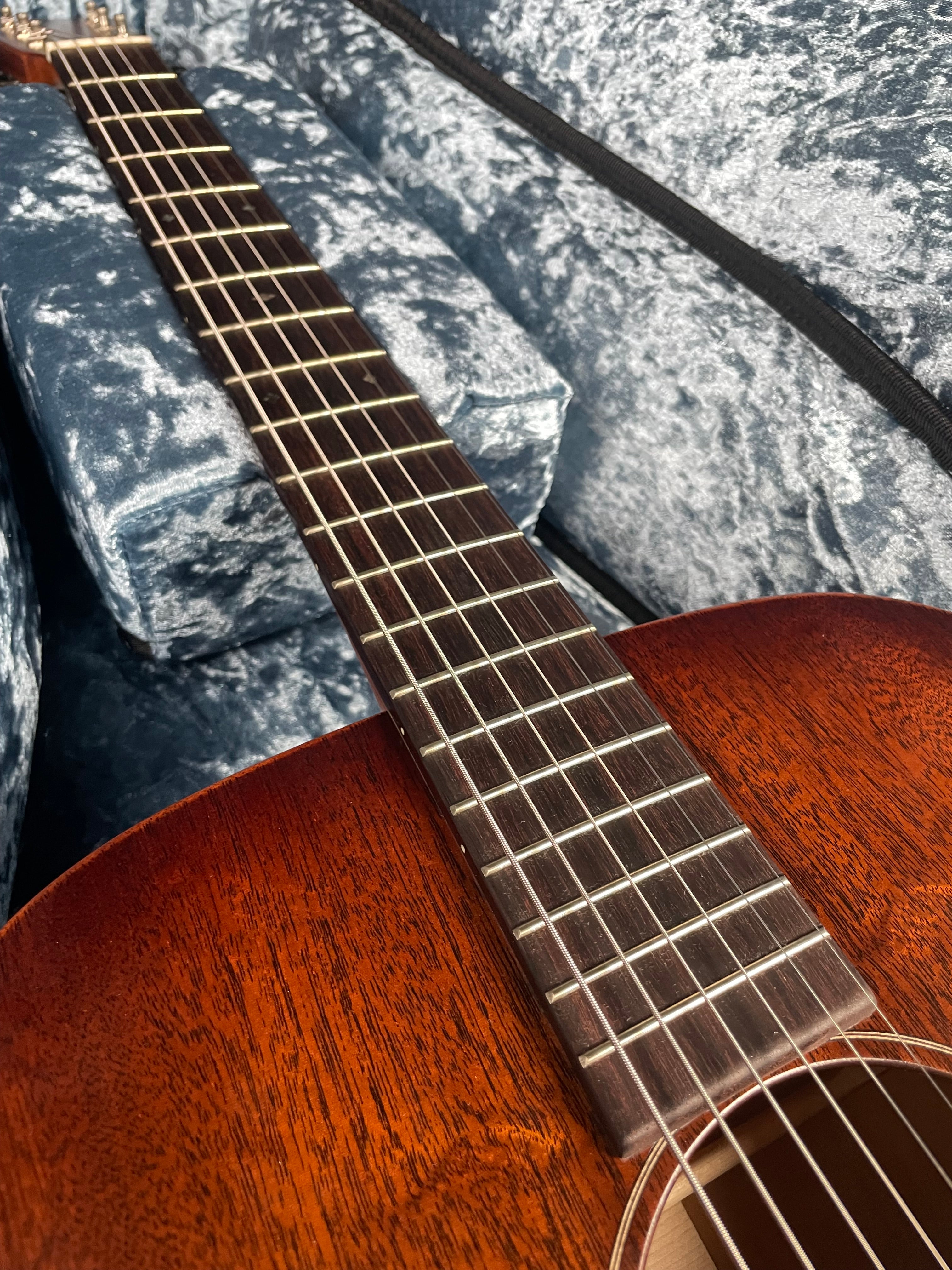 Martin 000-15M StreetMaster w/Softshell Case, Mahogany - Satin - Metronome Music Inc.