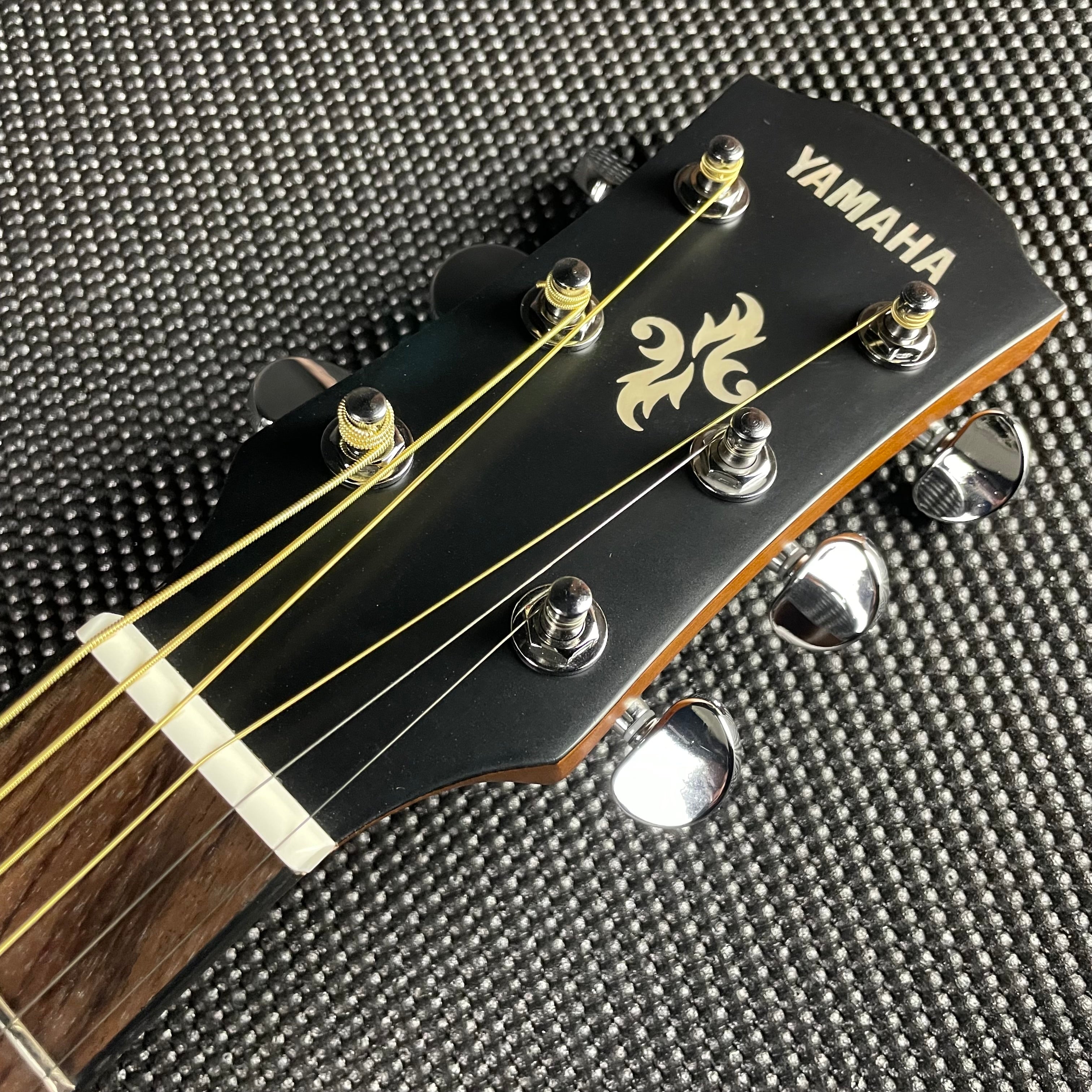 Yamaha APX600M Thinline Acoustic- Smoky Black - Metronome Music Inc.